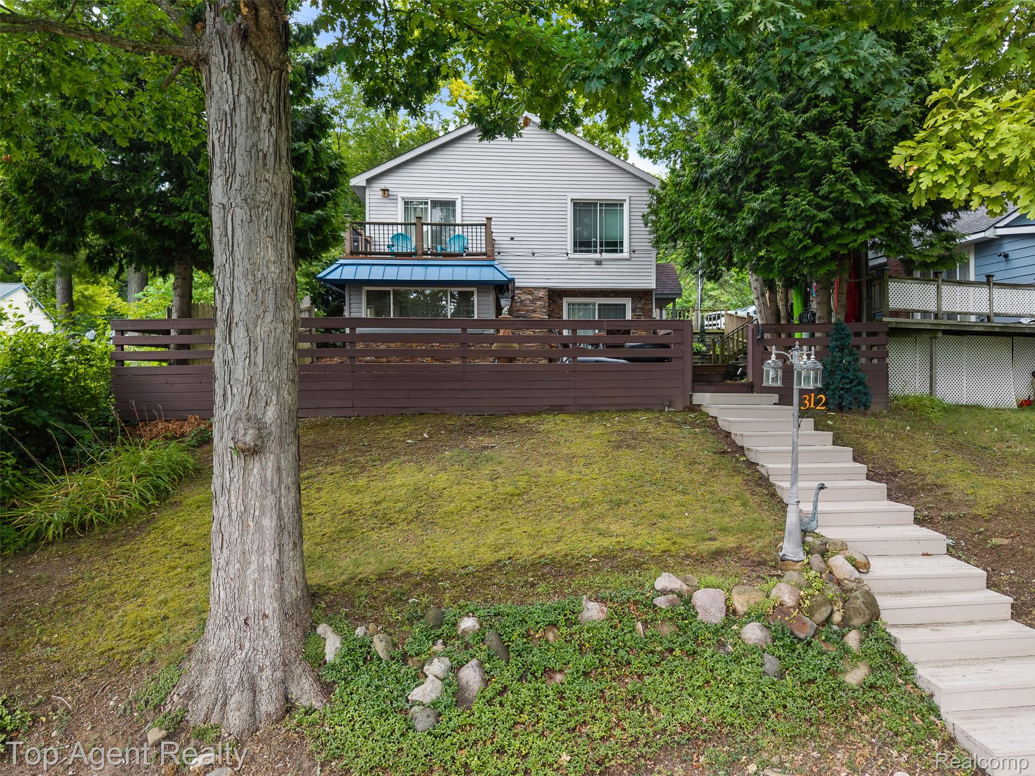 312 Beach Drive Property Photo 49