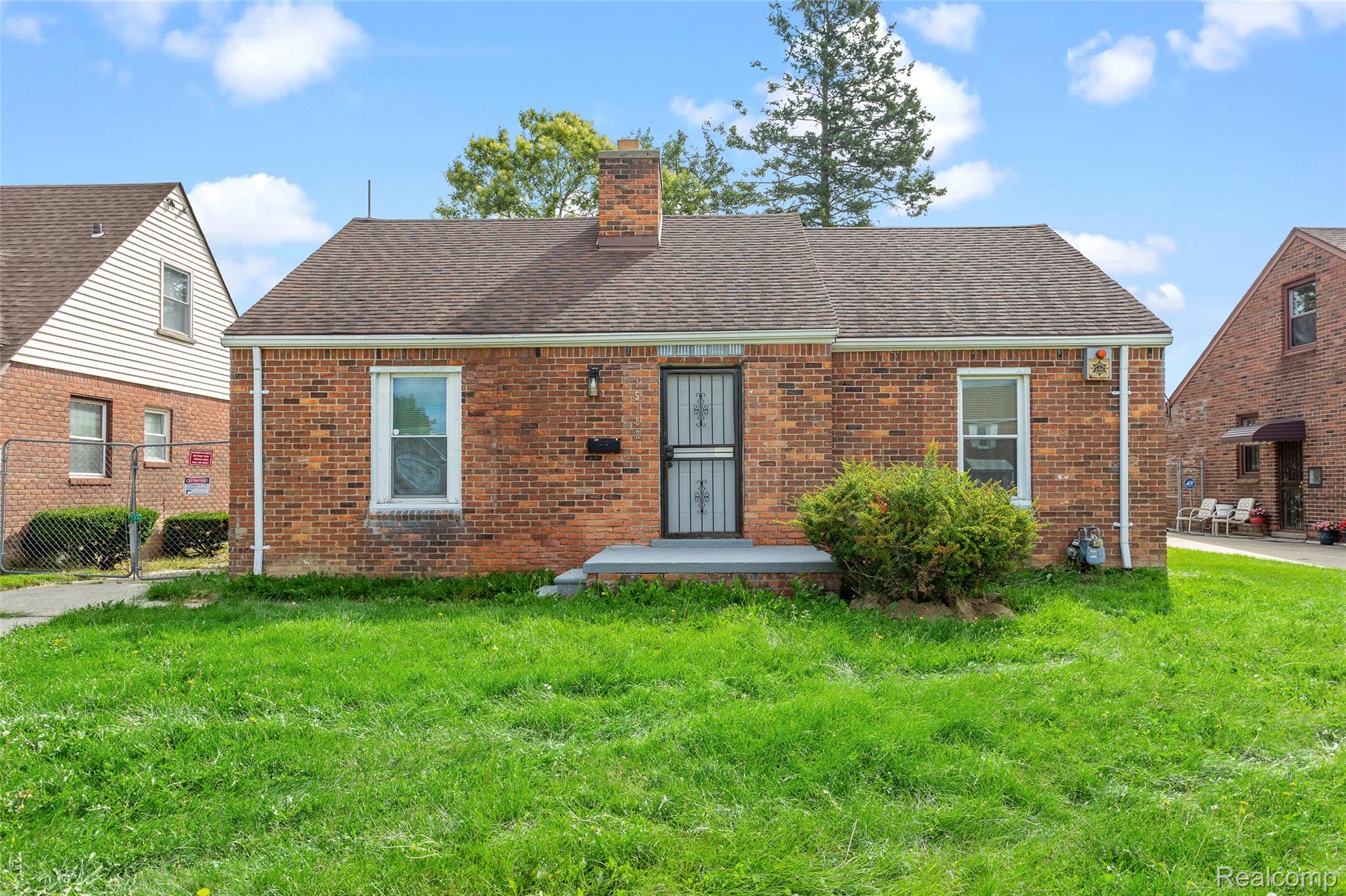 15782 Lindsay Street Property Photo 1