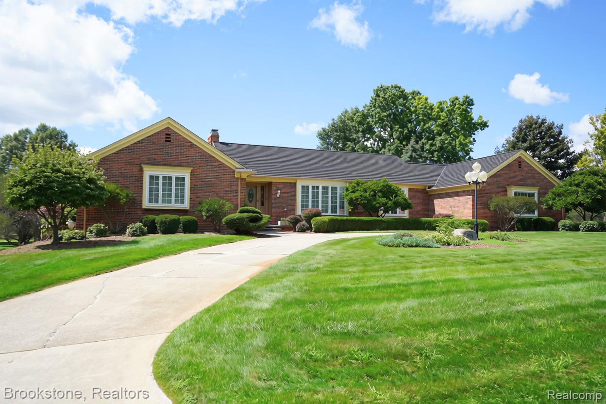 9598 Burning Tree Drive Property Photo 2