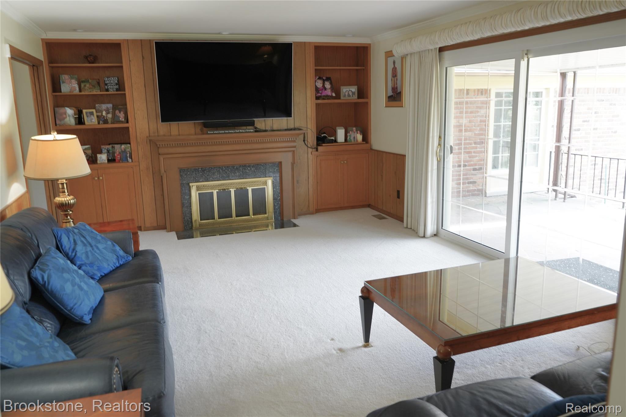 9598 Burning Tree Drive Property Photo 10