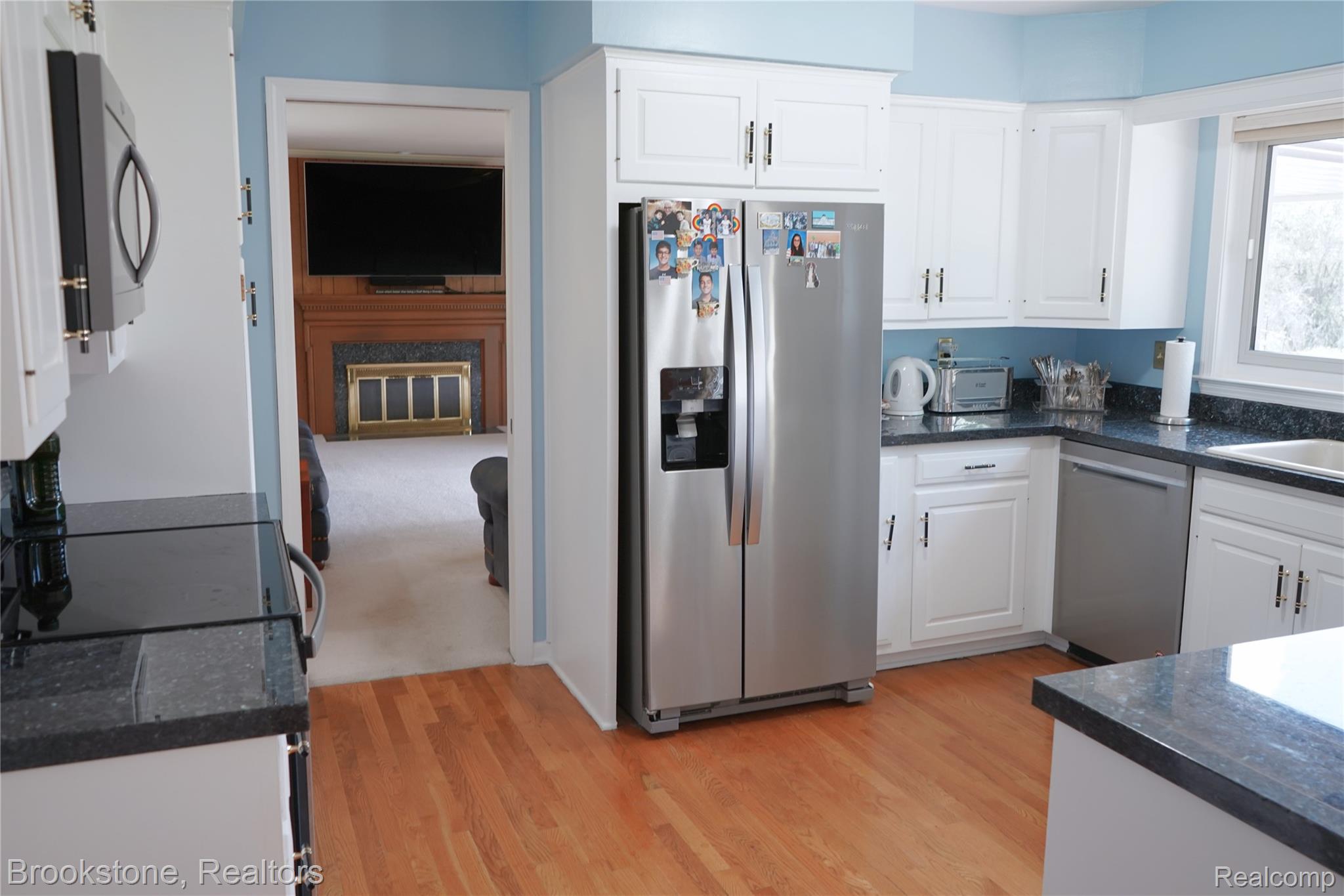 9598 Burning Tree Drive Property Photo 13