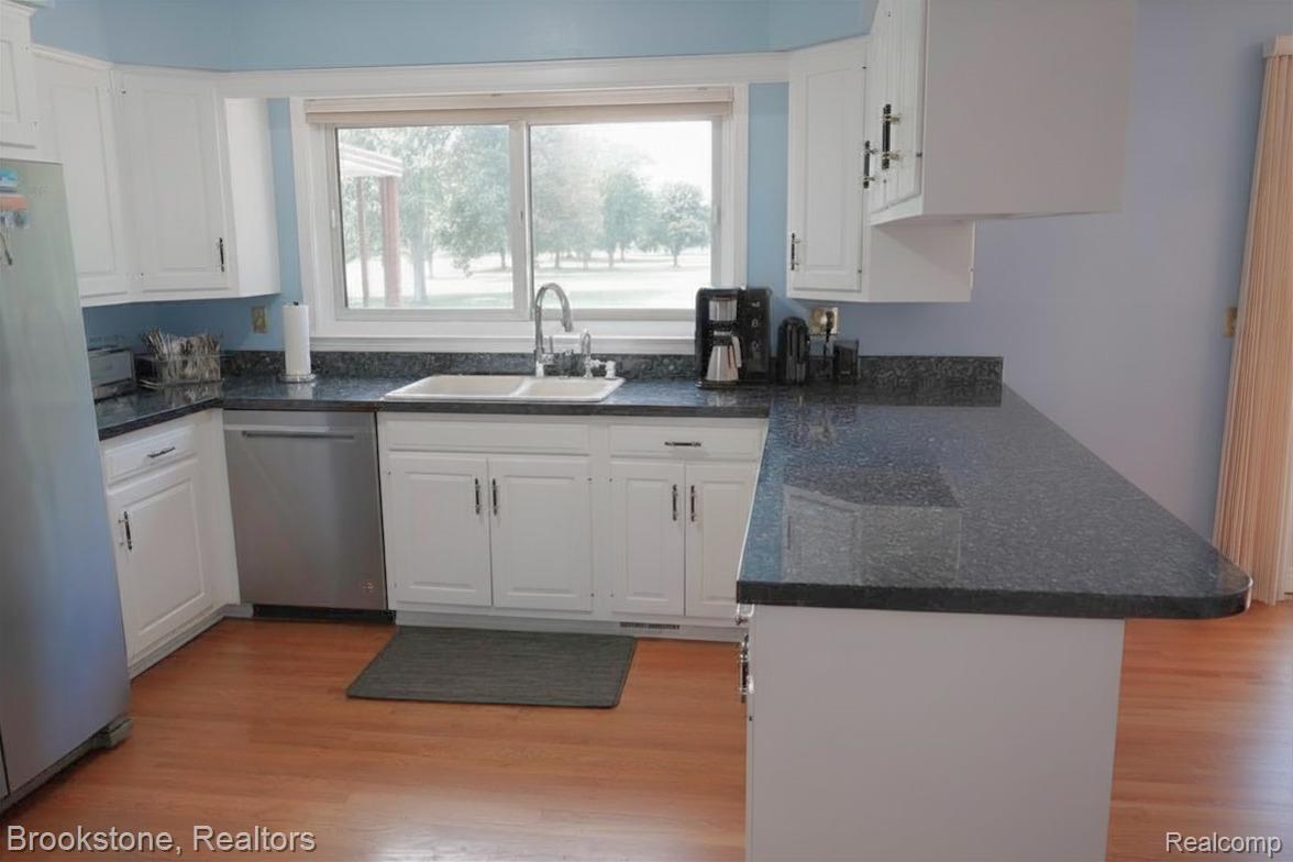9598 Burning Tree Drive Property Photo 15
