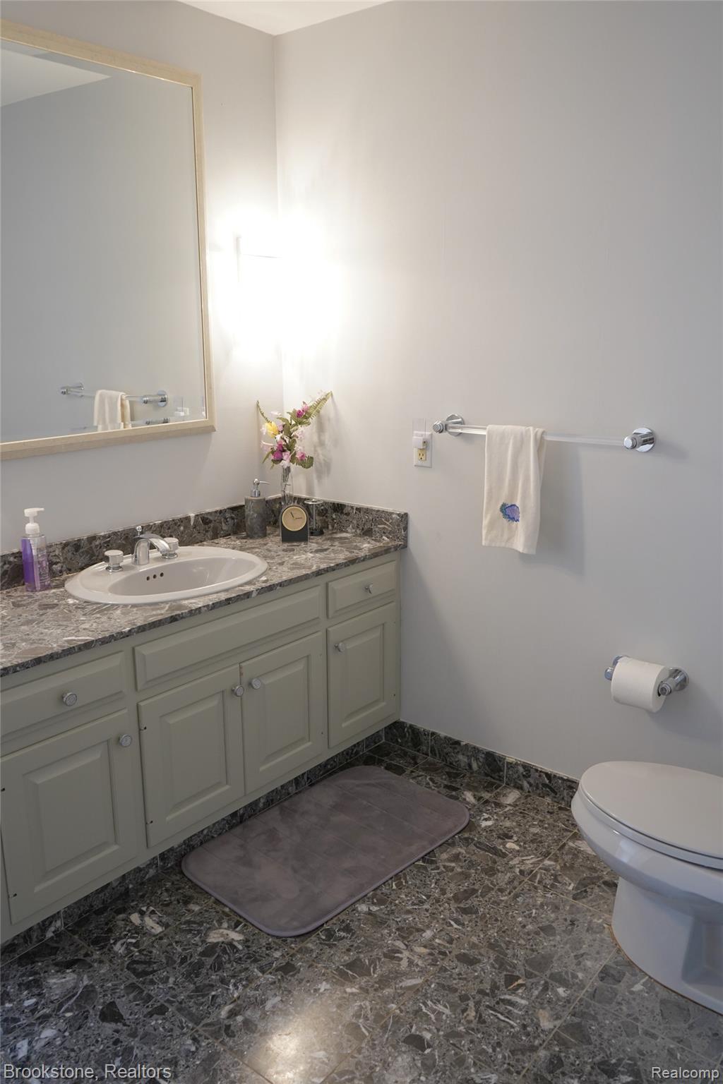 9598 Burning Tree Drive Property Photo 31