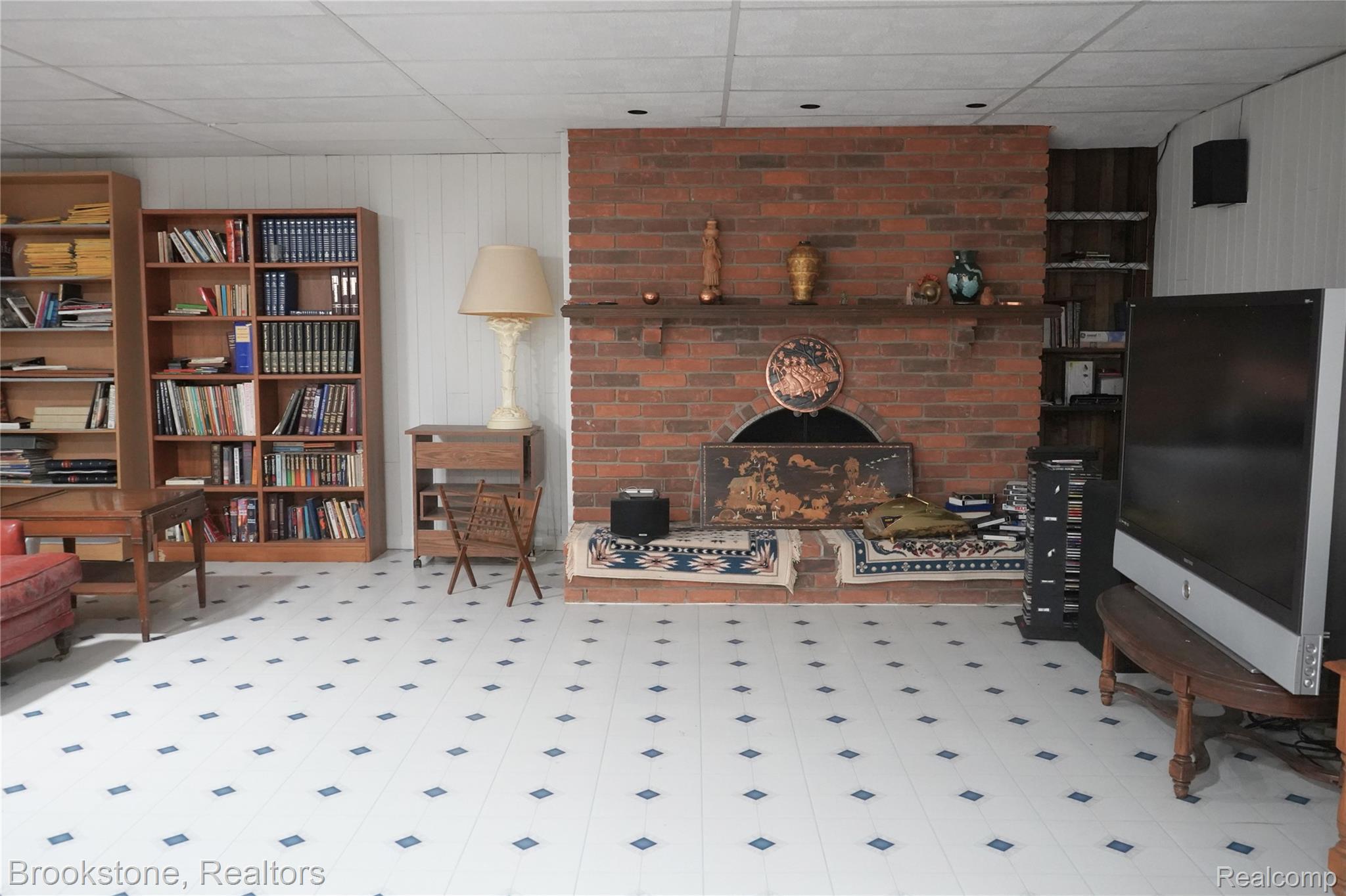 9598 Burning Tree Drive Property Photo 34