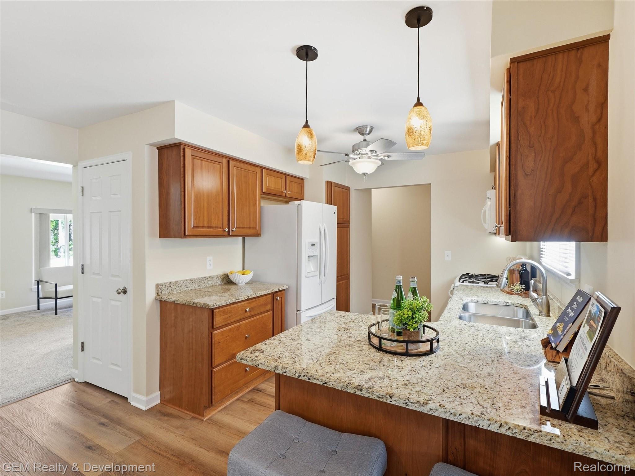 2067 Glen Iris Drive Property Photo 12