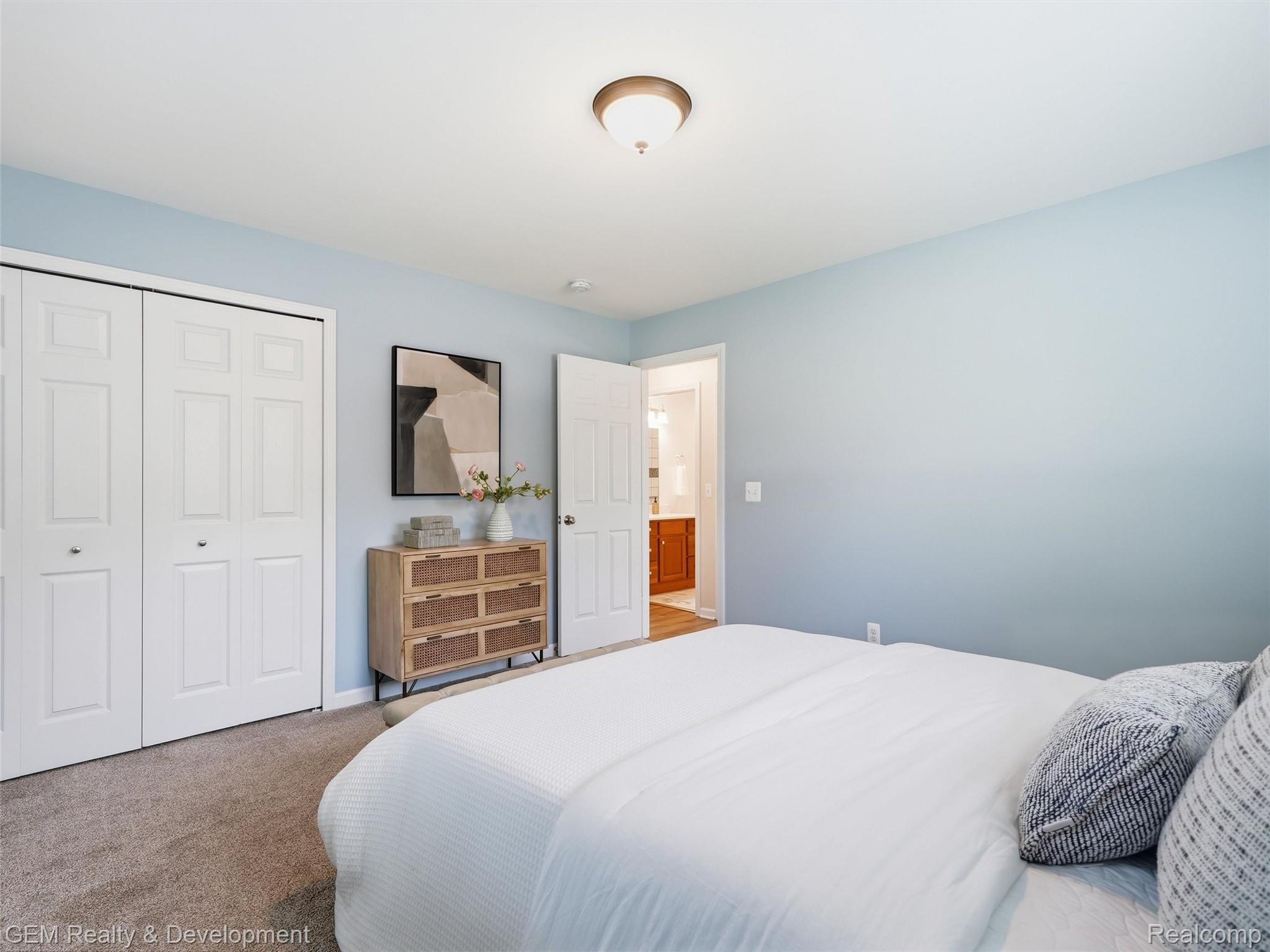 2067 Glen Iris Drive Property Photo 21