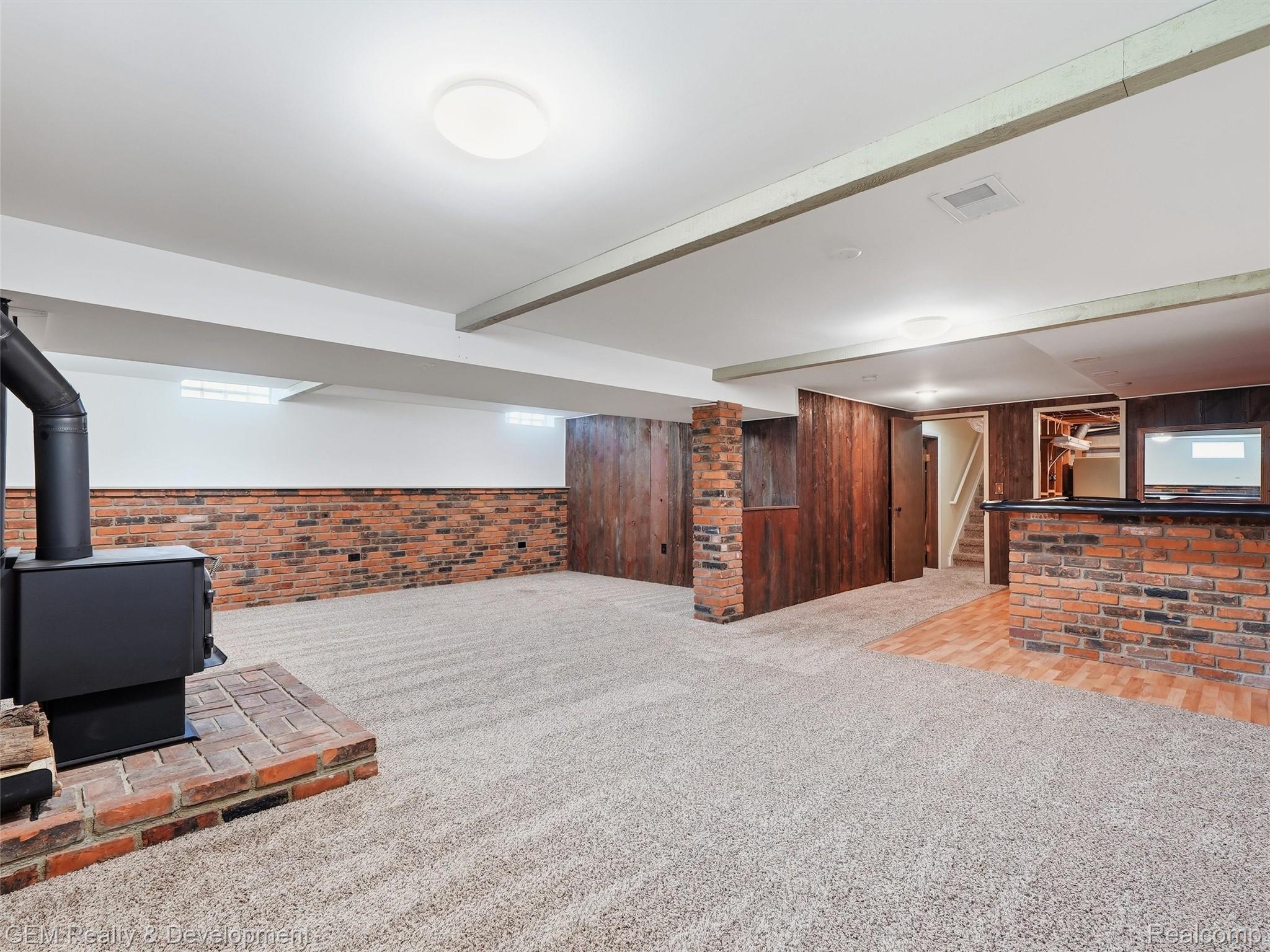 2067 Glen Iris Drive Property Photo 27