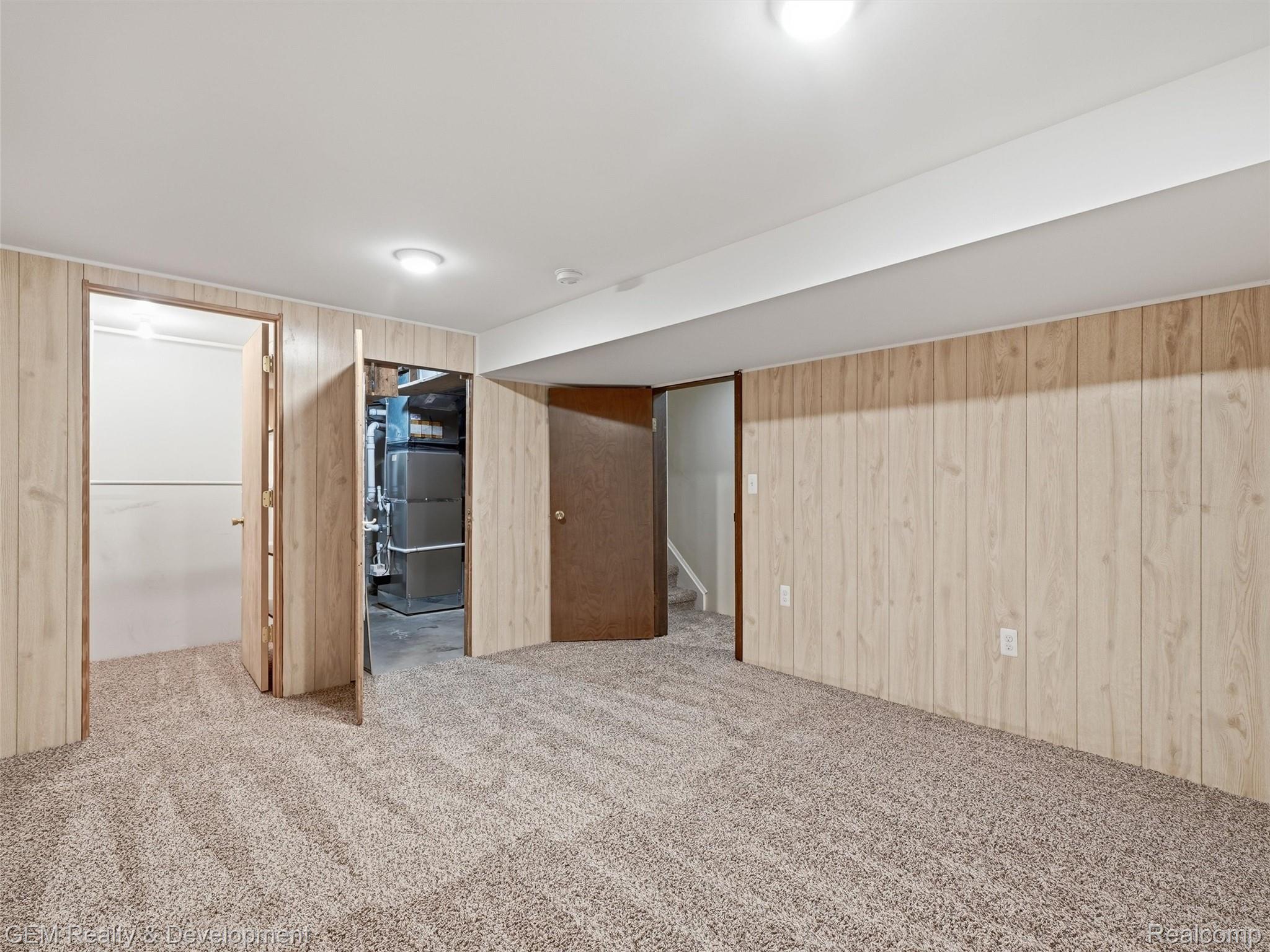 2067 Glen Iris Drive Property Photo 32
