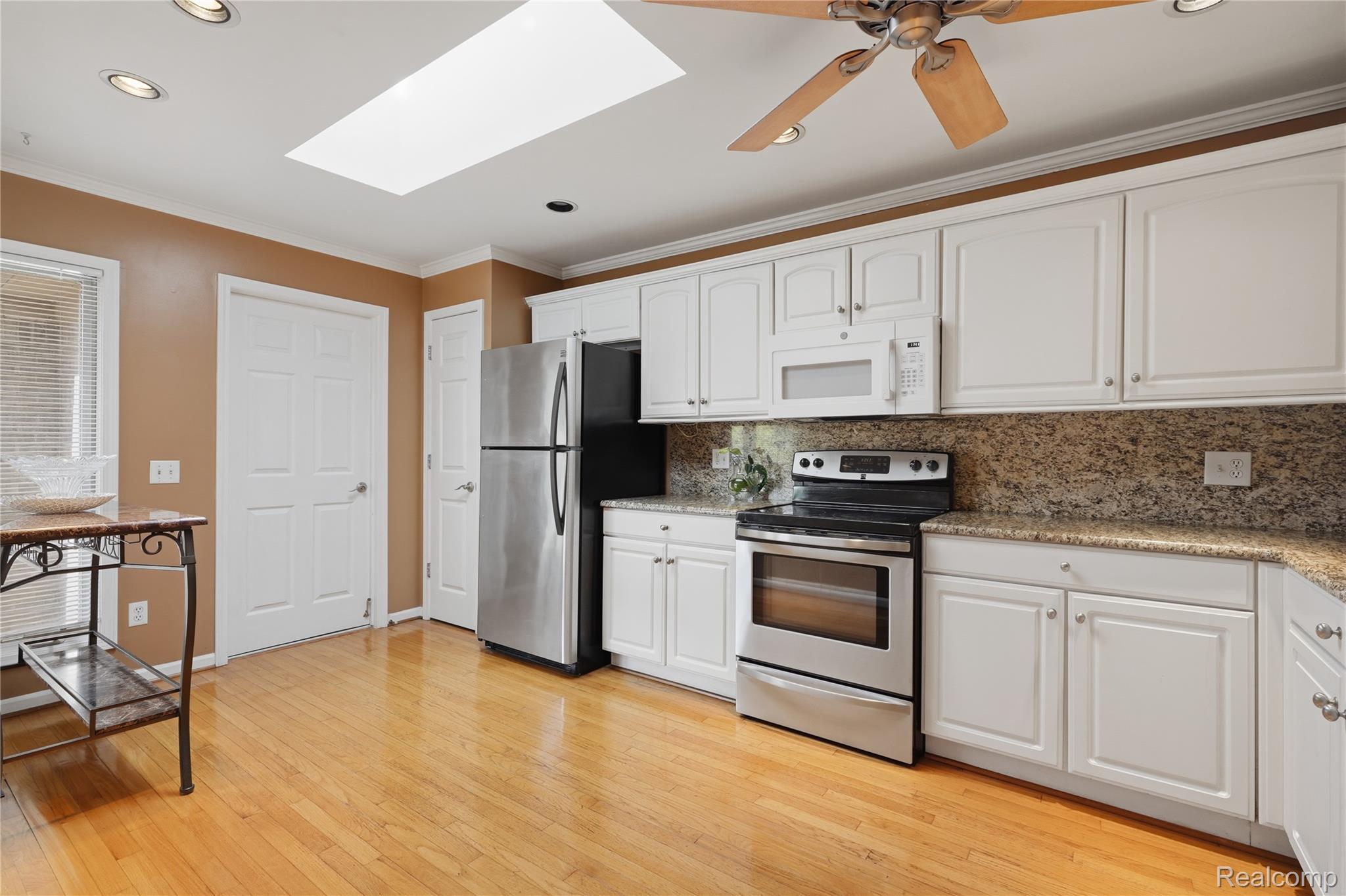 5828 Dawn Ridge Drive Property Photo 6