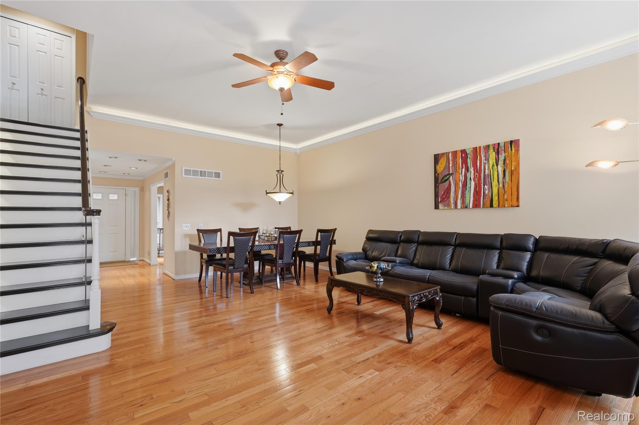 5828 Dawn Ridge Drive Property Photo 8