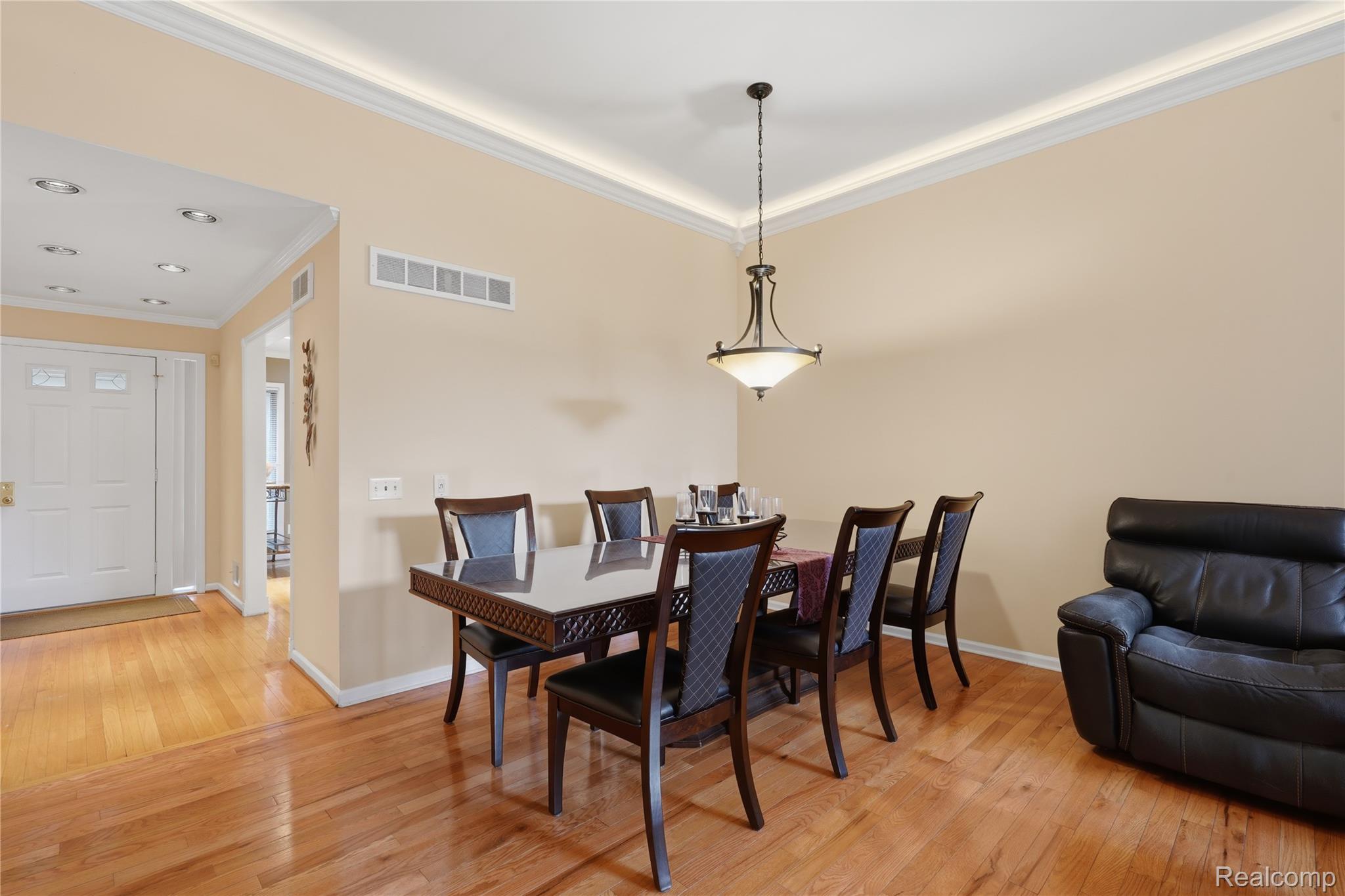5828 Dawn Ridge Drive Property Photo 9