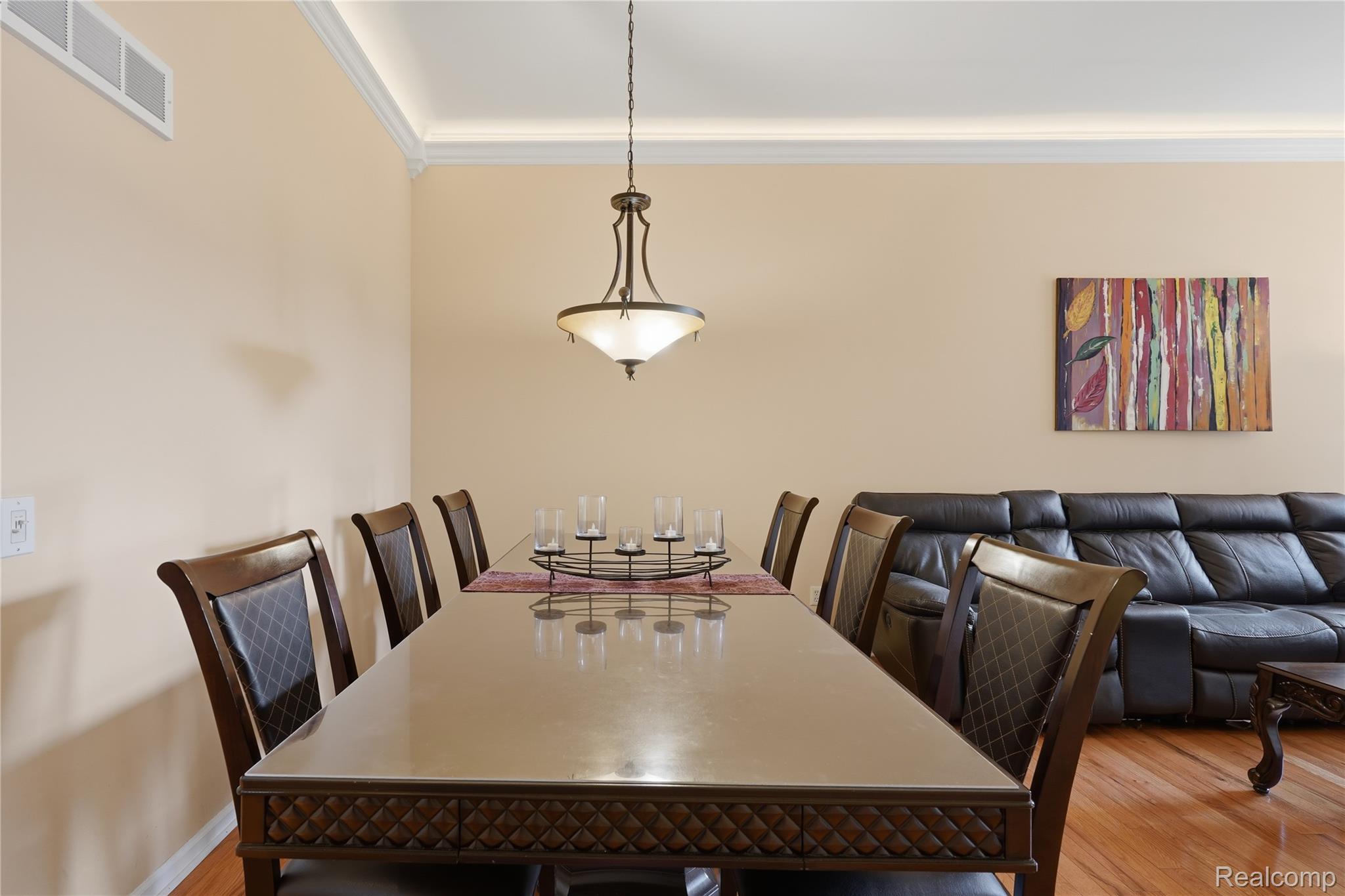 5828 Dawn Ridge Drive Property Photo 10