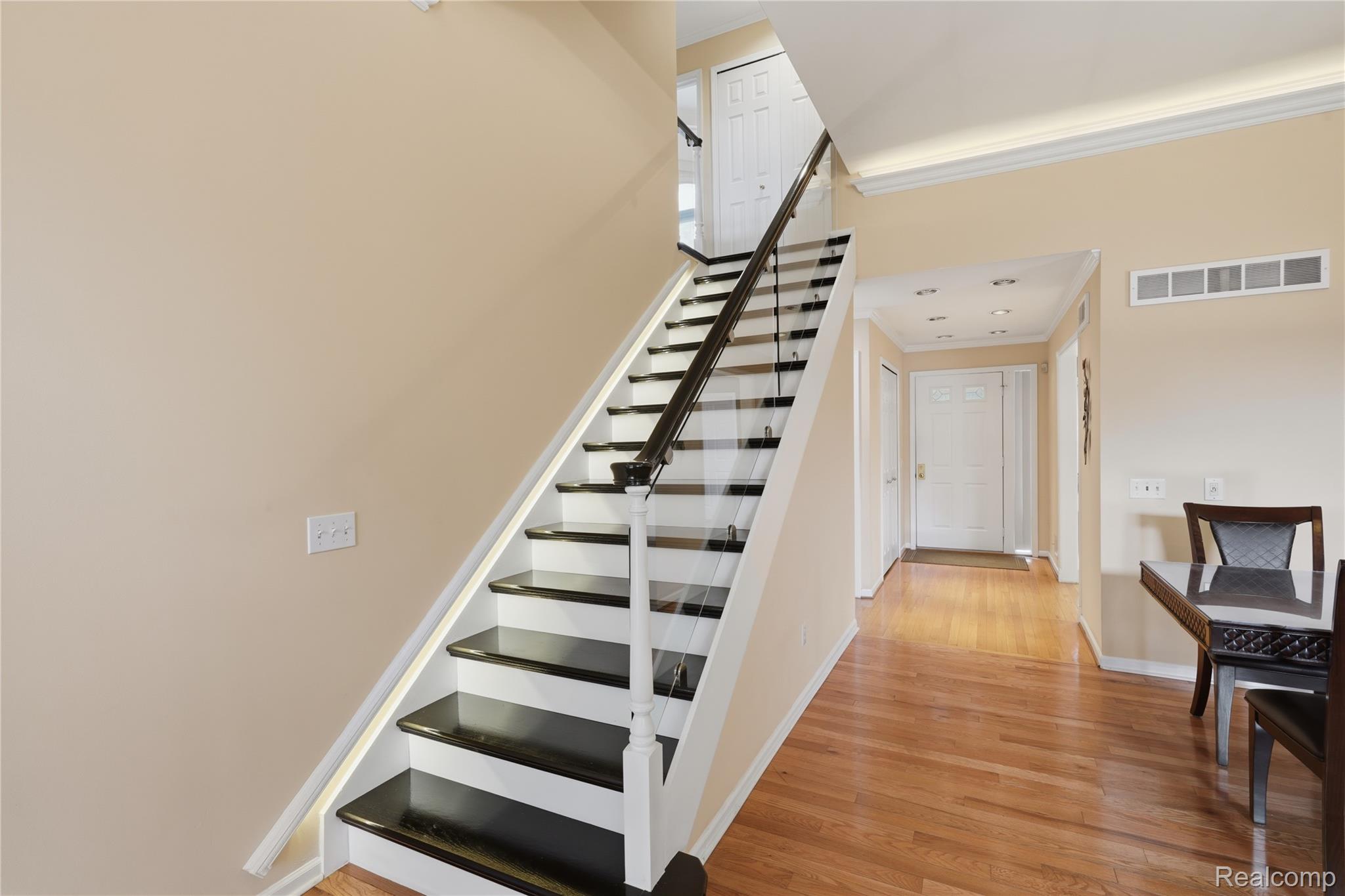 5828 Dawn Ridge Drive Property Photo 12