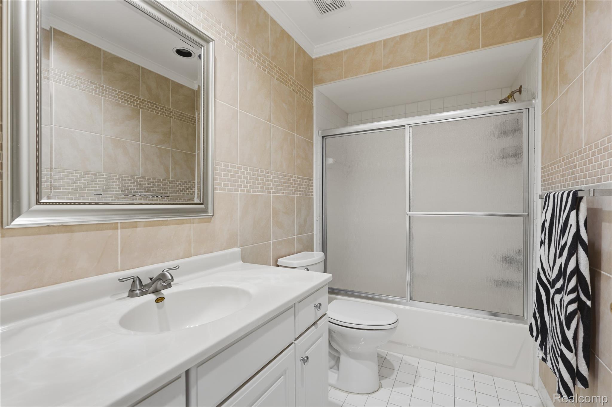 5828 Dawn Ridge Drive Property Photo 16