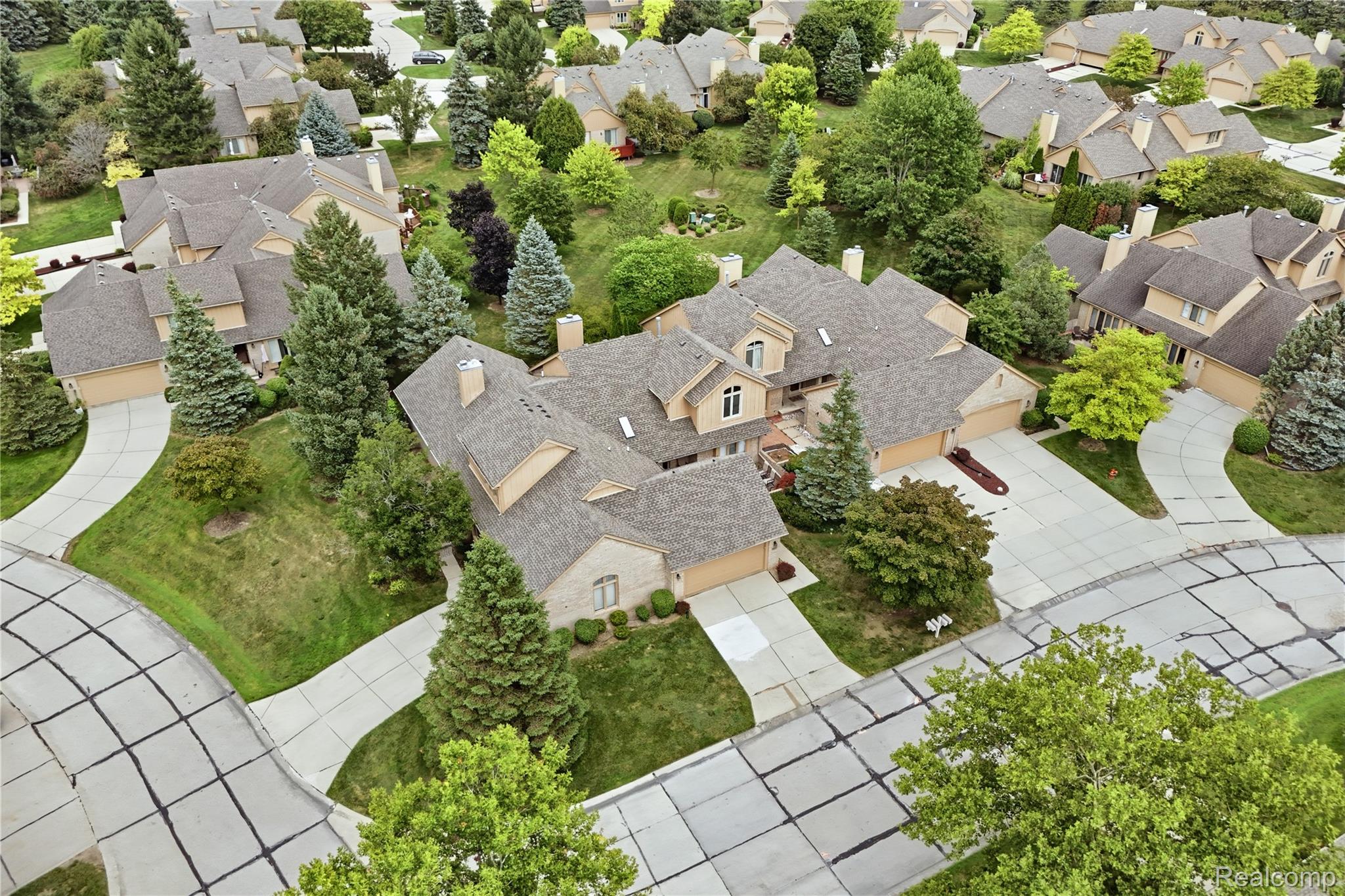 5828 Dawn Ridge Drive Property Photo 43