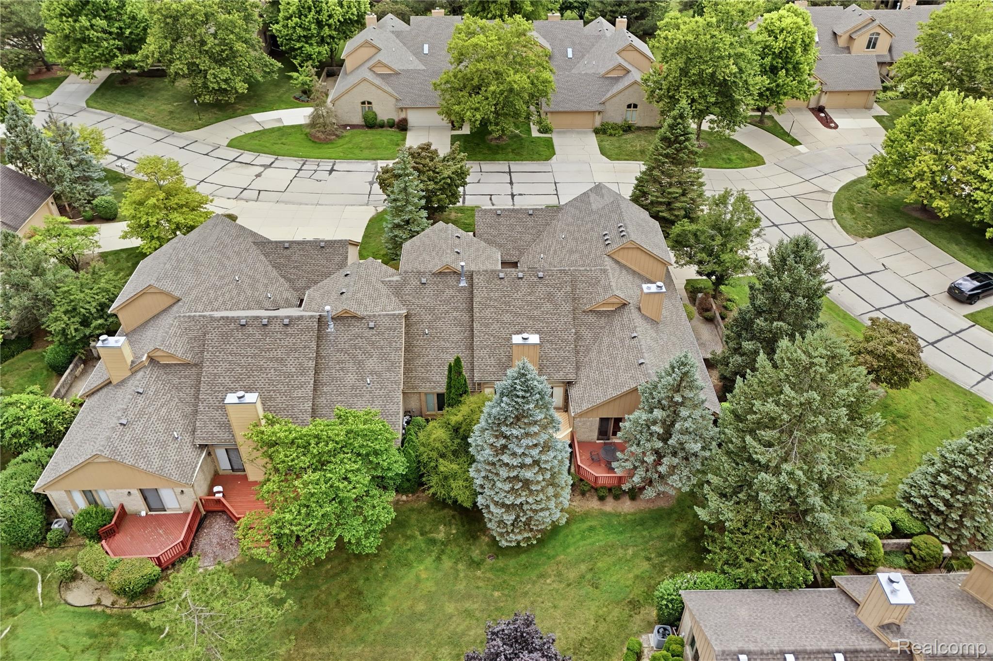 5828 Dawn Ridge Drive Property Photo 46