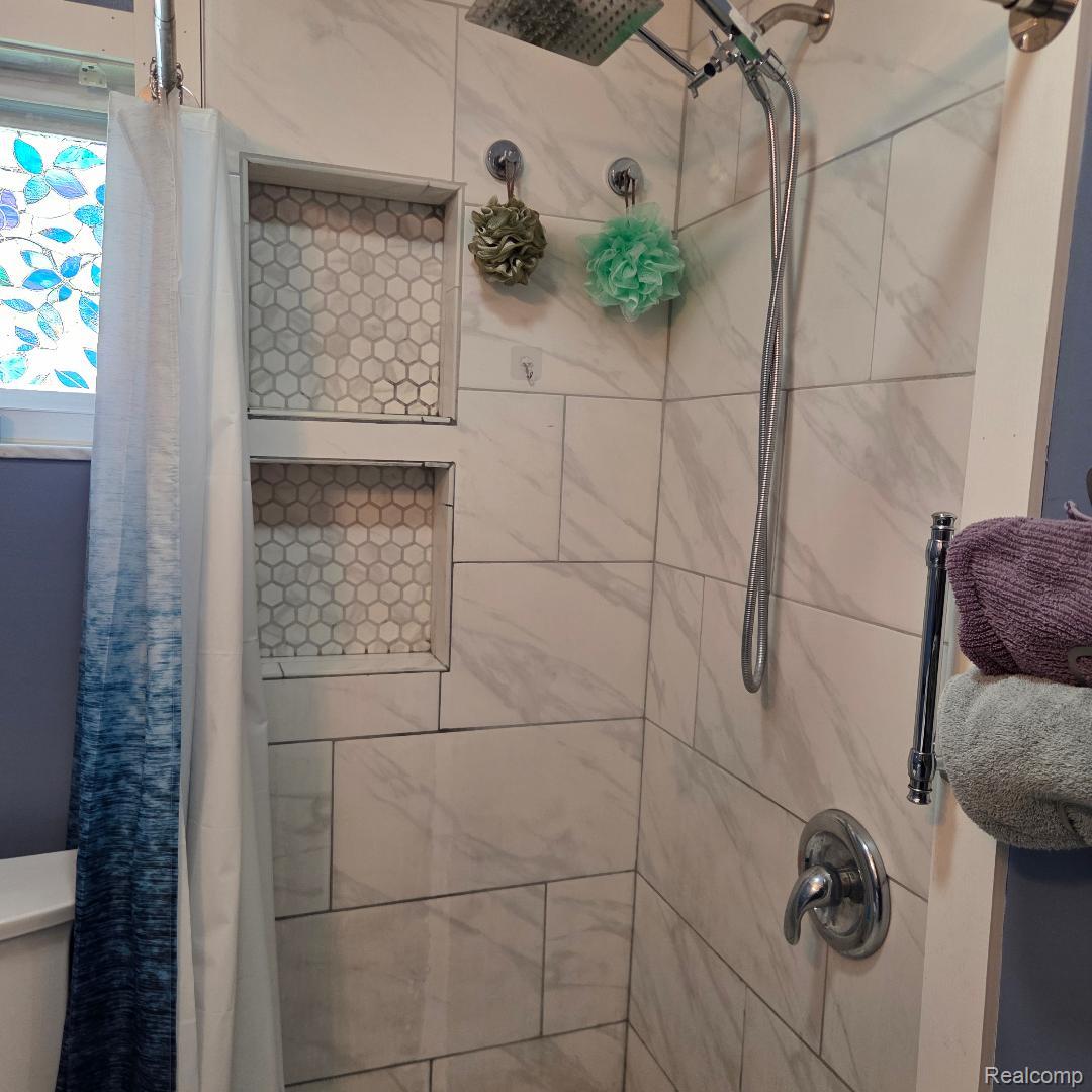 445 Clark Road Property Photo 9