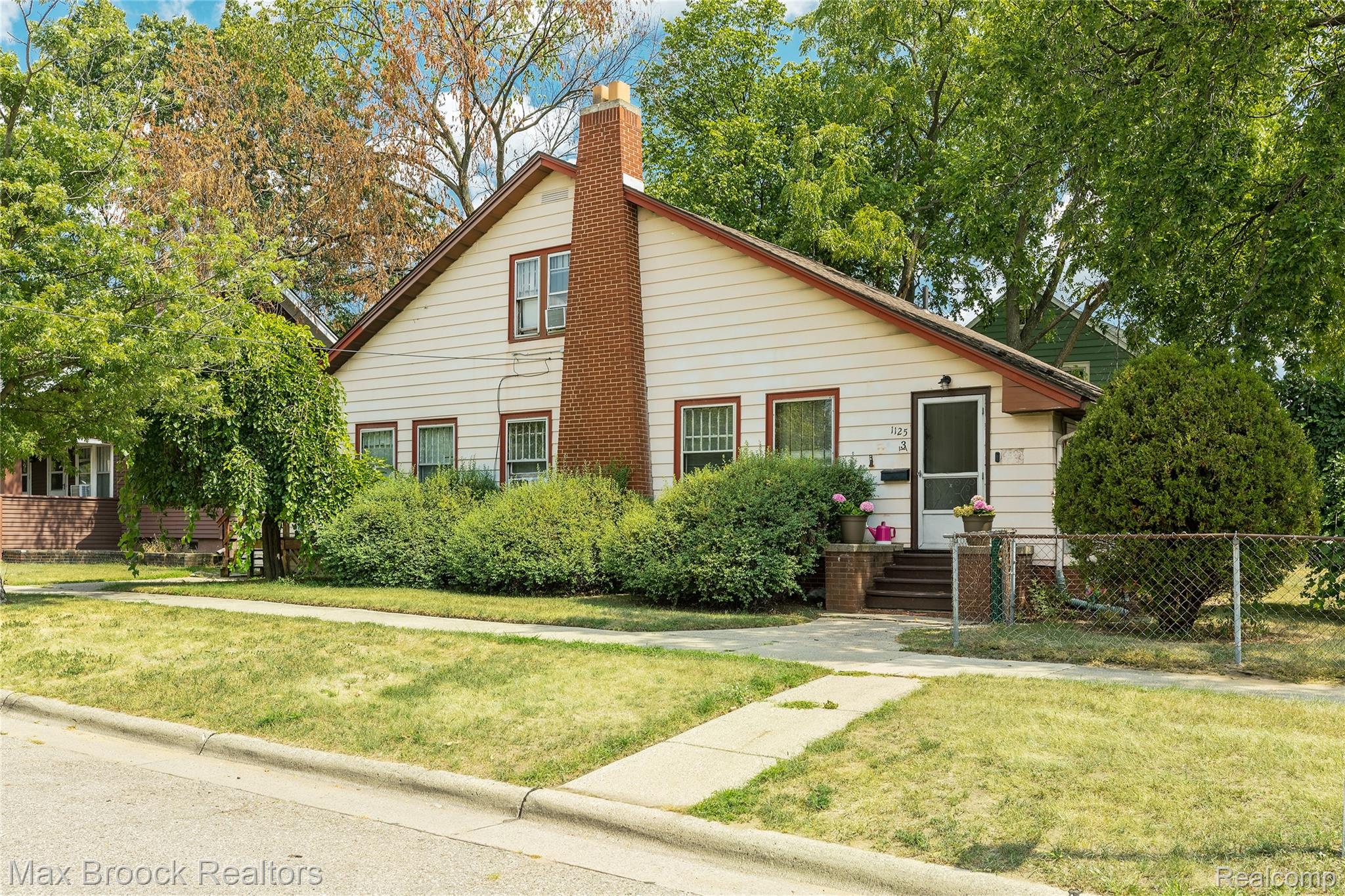 1125 S Lafayette Avenue Property Photo 1