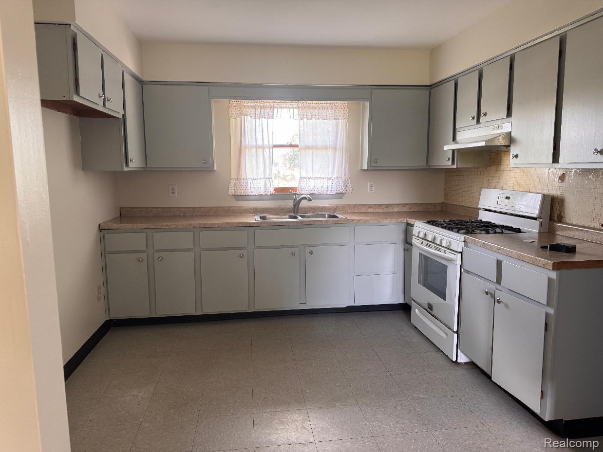 20261066993 Property Photo 6