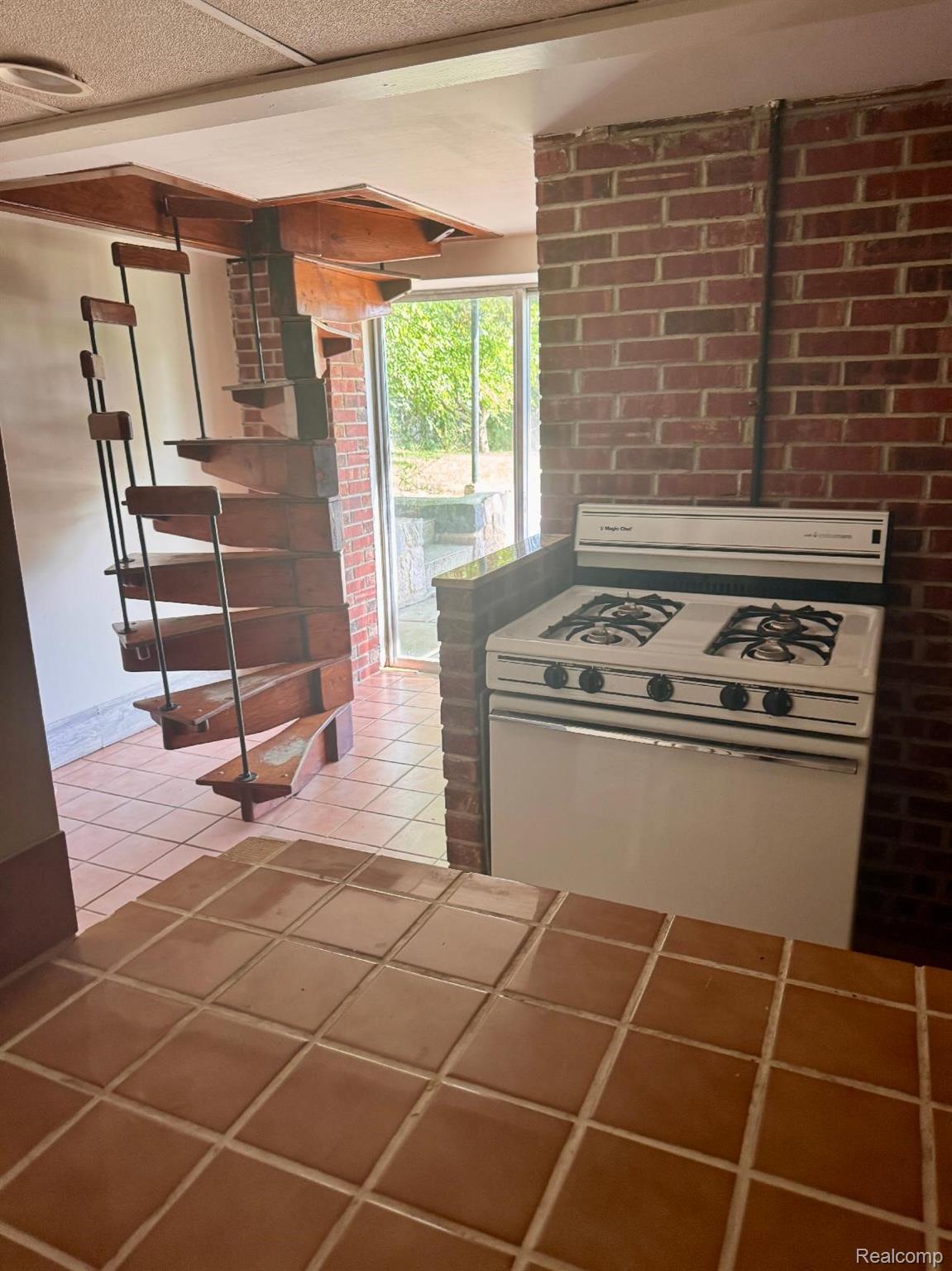 20261066993 Property Photo 14