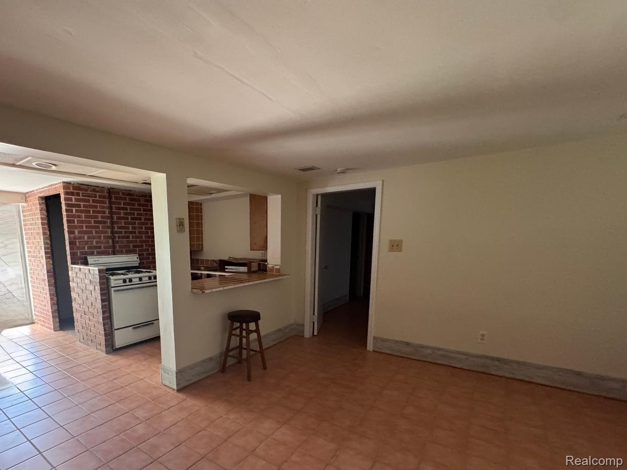 20261066993 Property Photo 15