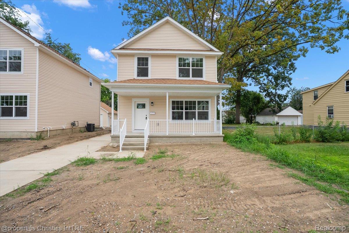 27824 Groveland Street Property Photo 1