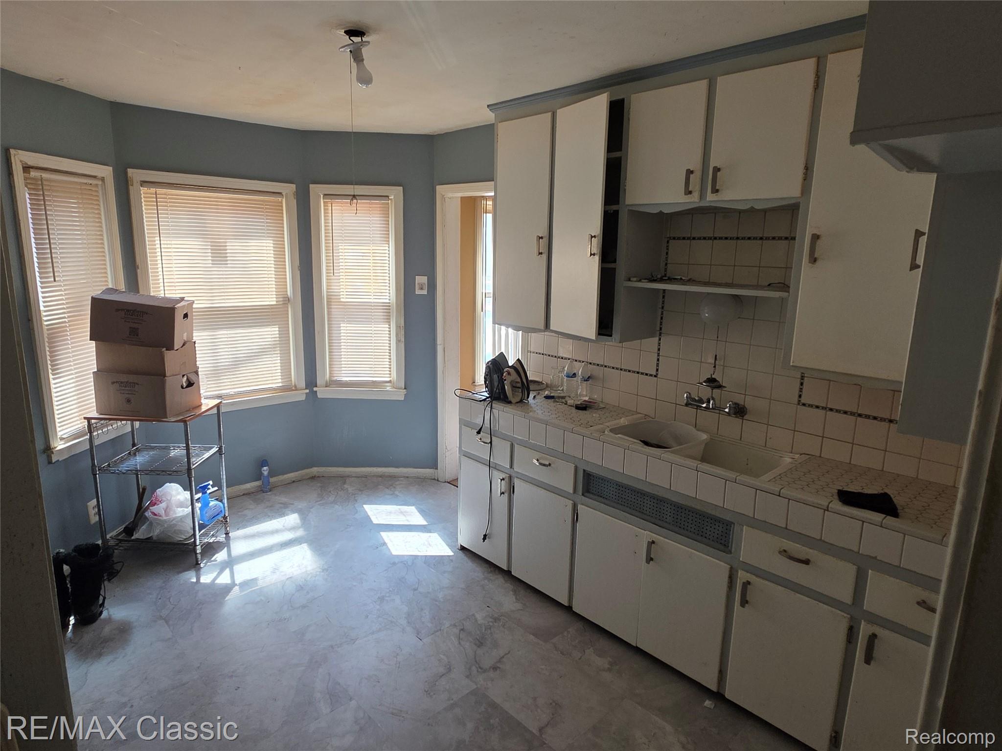 17350 Annott Street Property Photo 9