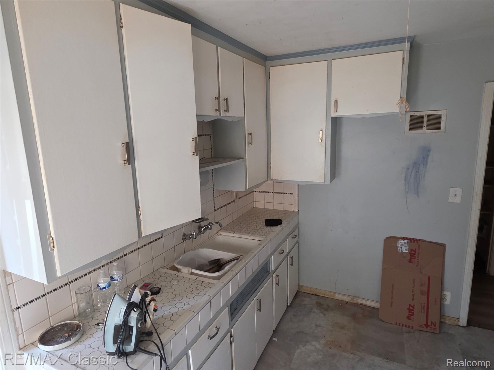 17350 Annott Street Property Photo 10