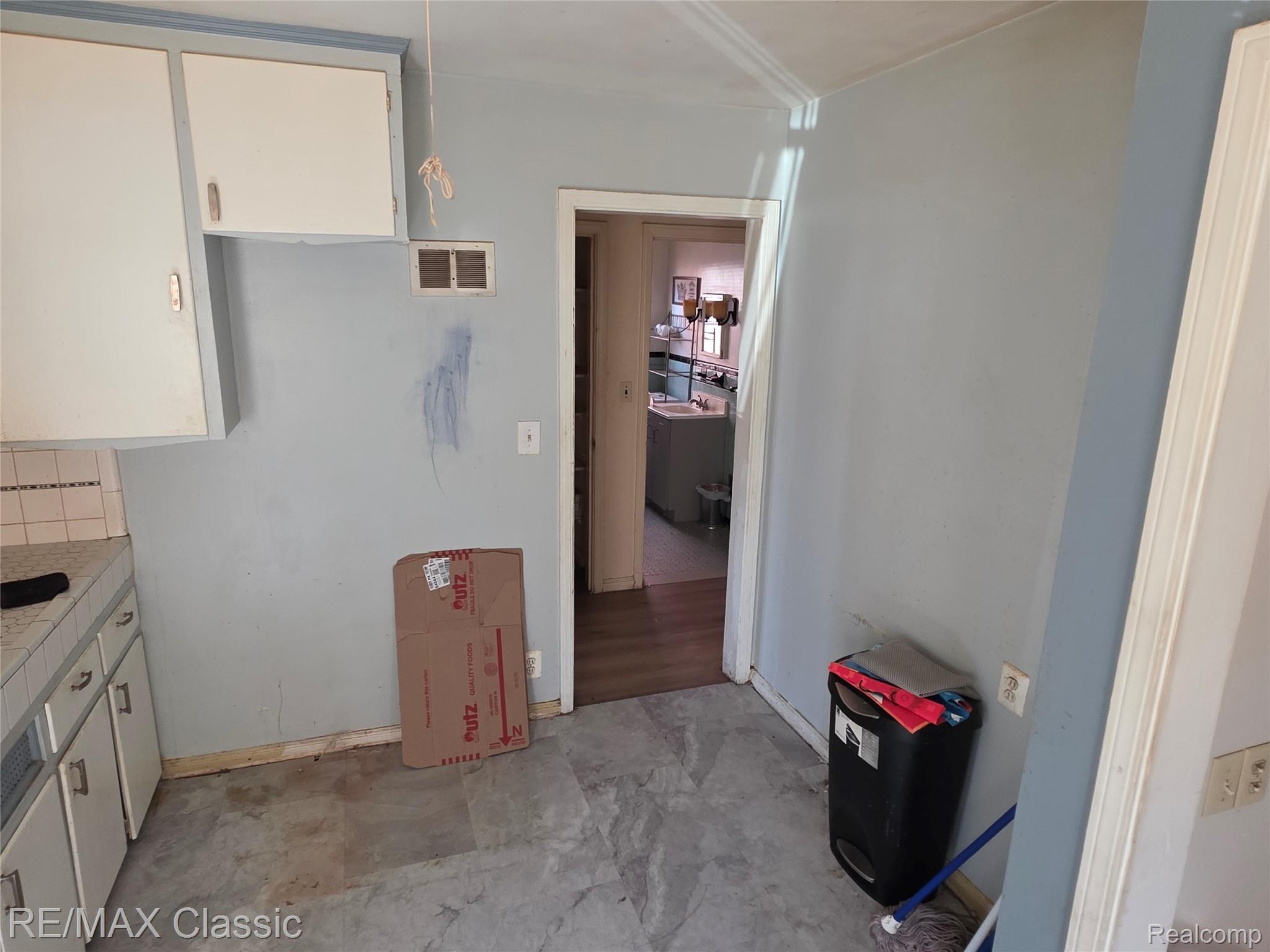 17350 Annott Street Property Photo 11