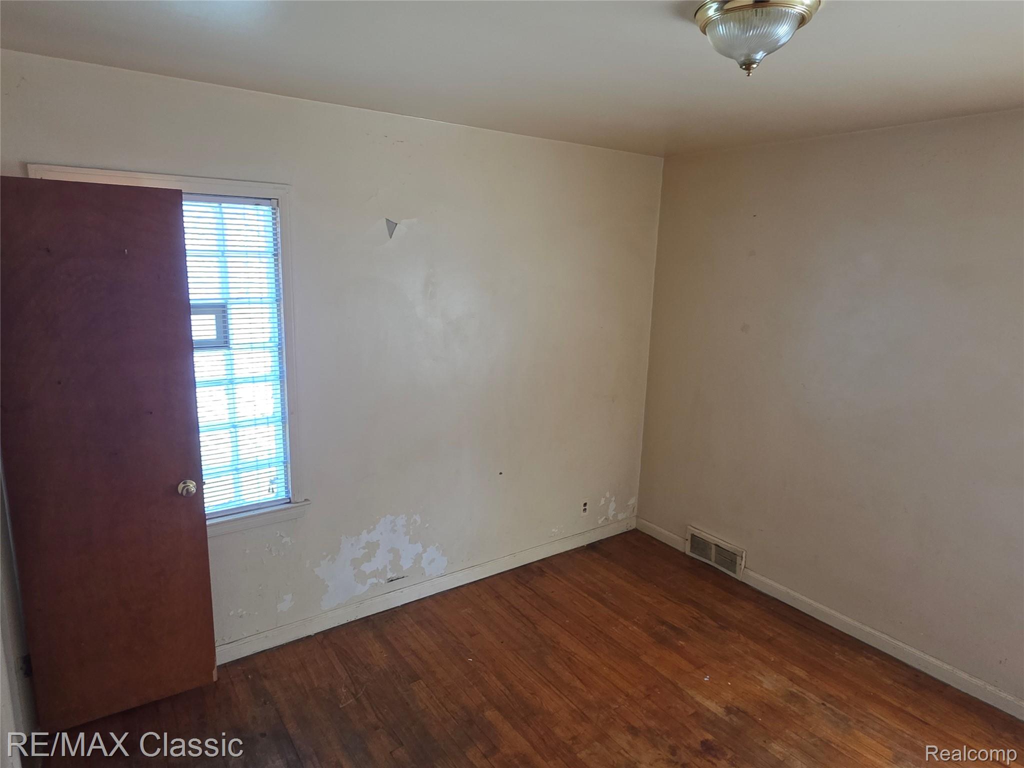 17350 Annott Street Property Photo 14