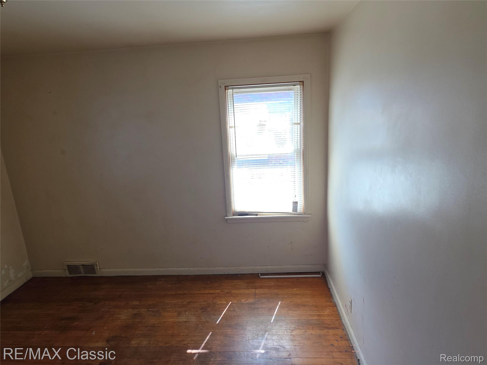17350 Annott Street Property Photo 16