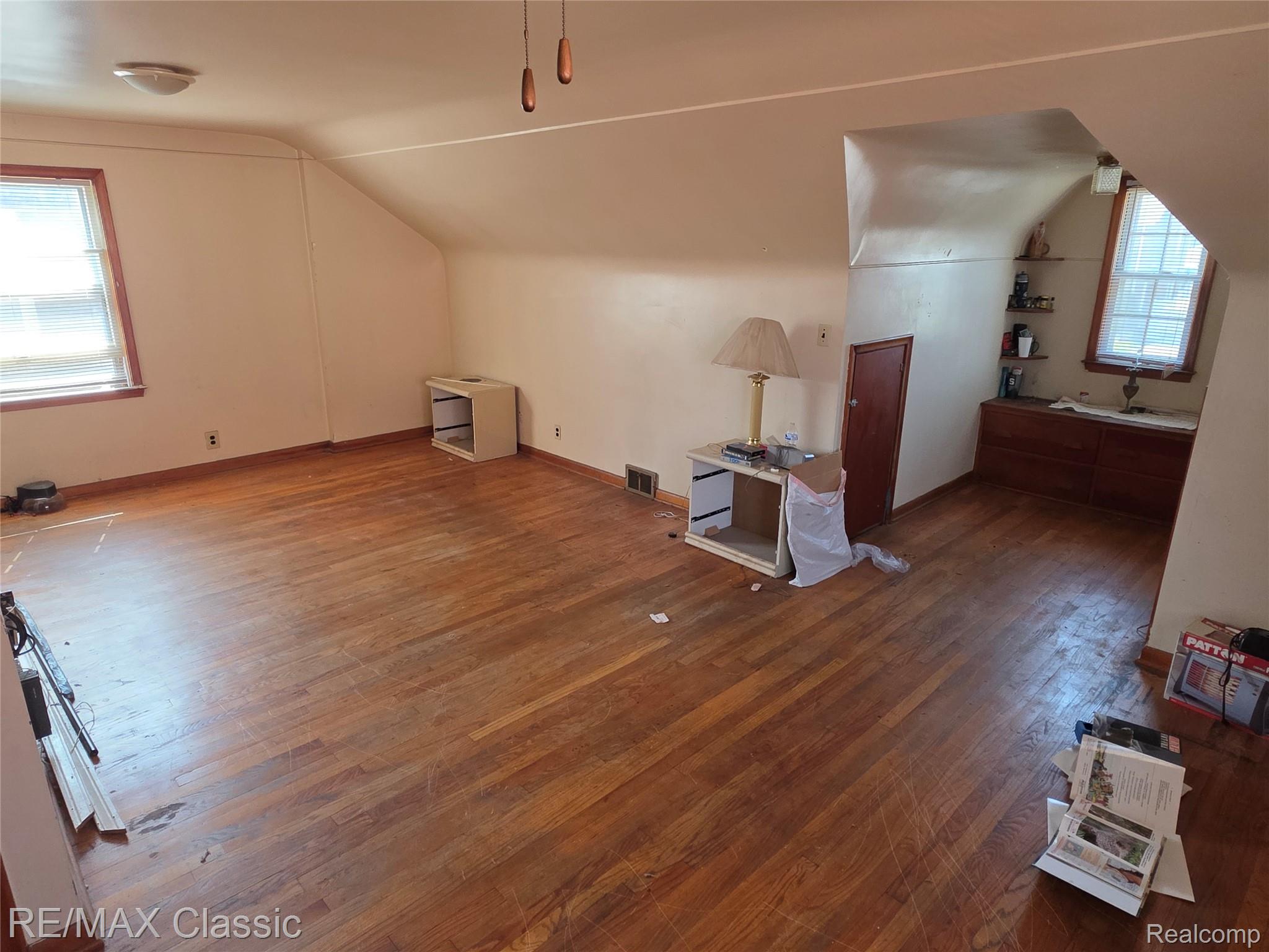 17350 Annott Street Property Photo 23