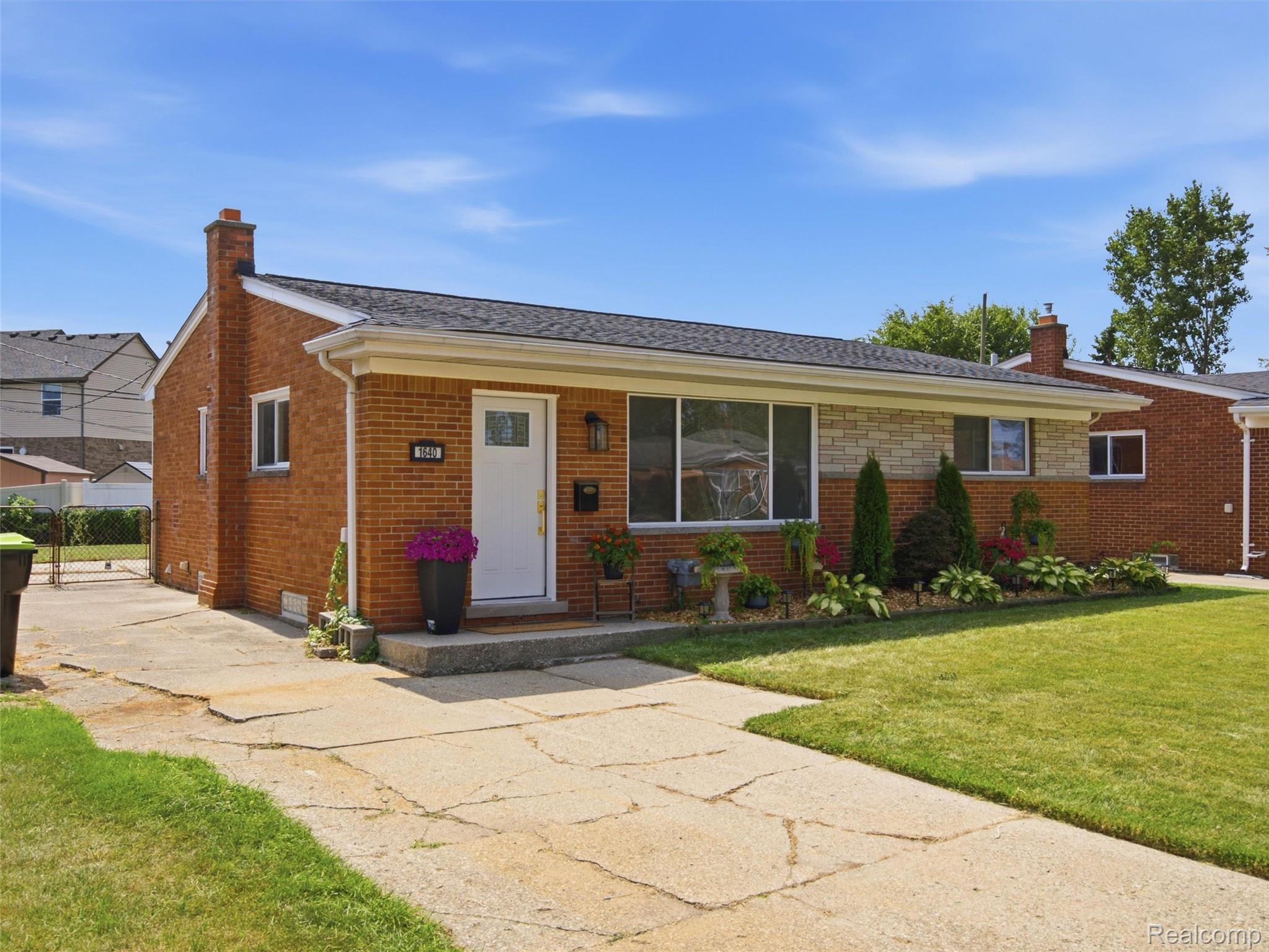 1640 Nottingham Drive Property Photo 1
