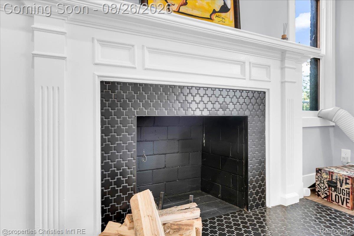 16581 Mendota Street Property Photo 8