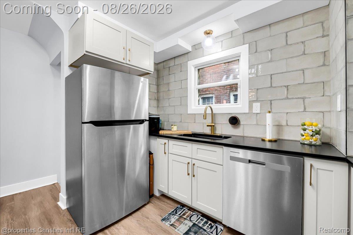 16581 Mendota Street Property Photo 16