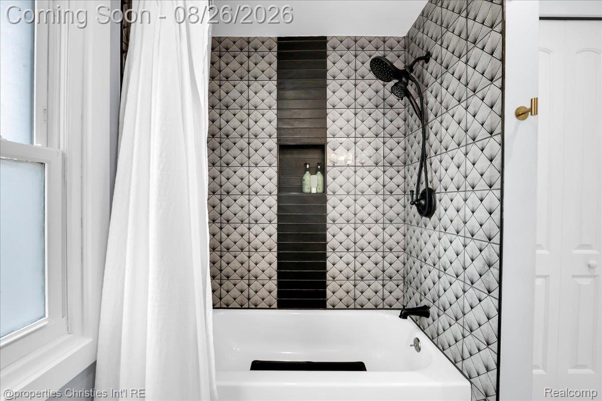 16581 Mendota Street Property Photo 24