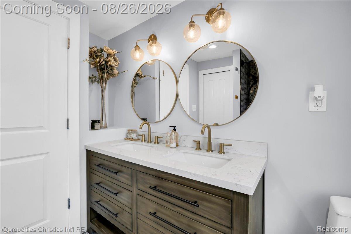 16581 Mendota Street Property Photo 25