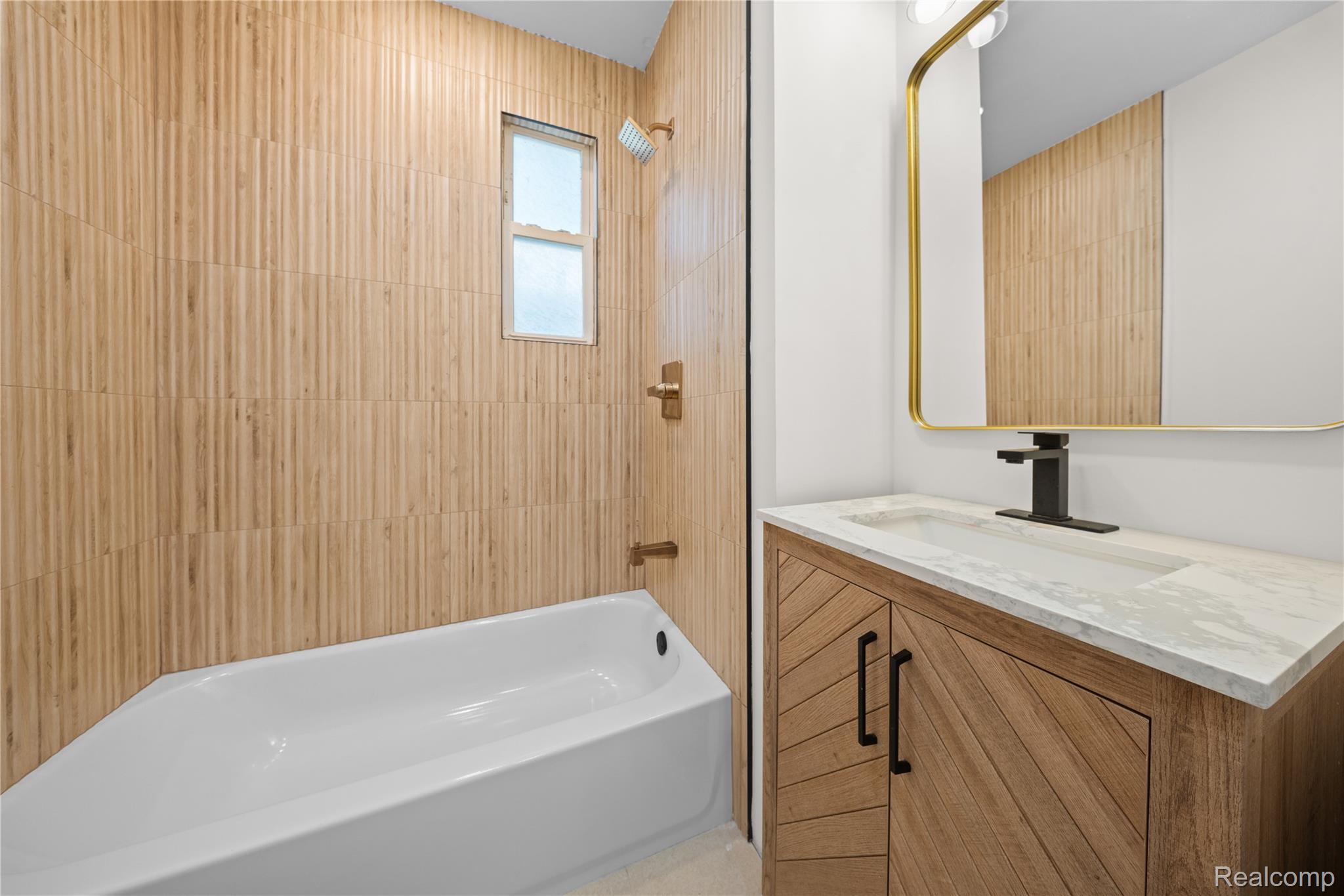 145 W Bernhard Avenue Property Photo 6