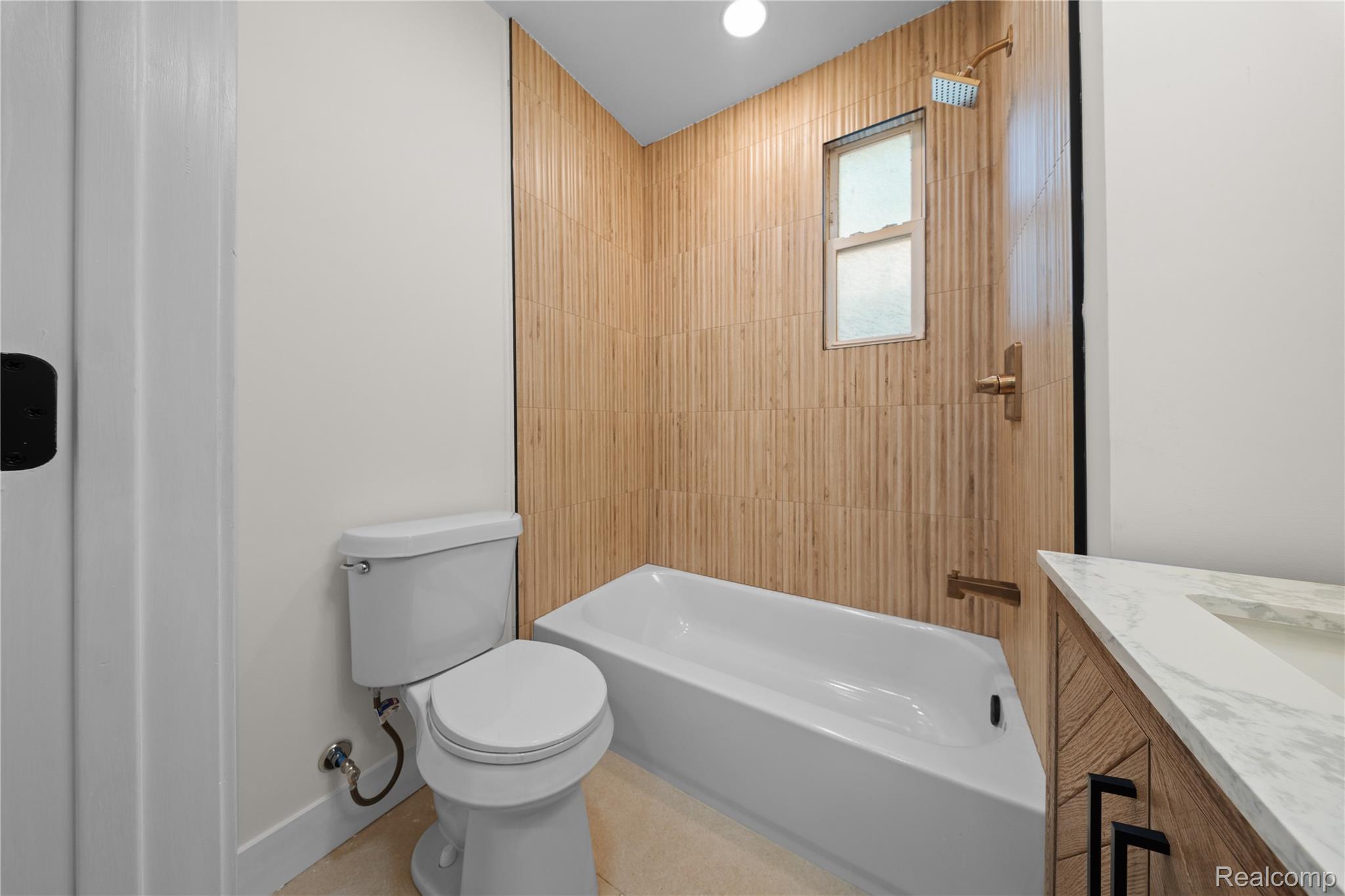 145 W Bernhard Avenue Property Photo 7