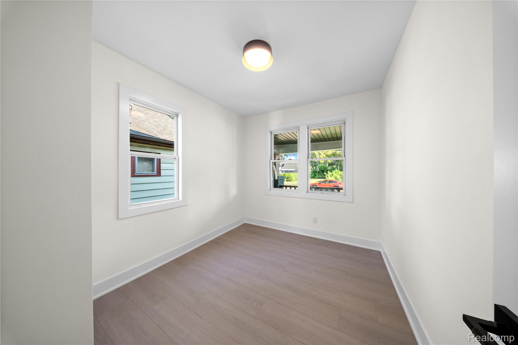 145 W Bernhard Avenue Property Photo 12