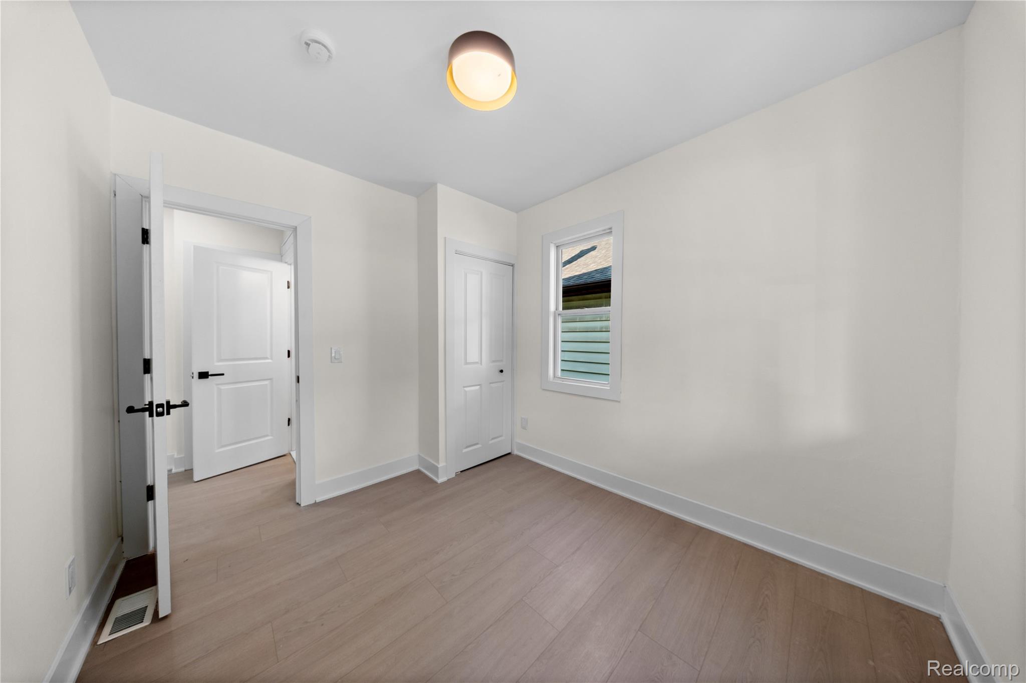 145 W Bernhard Avenue Property Photo 13