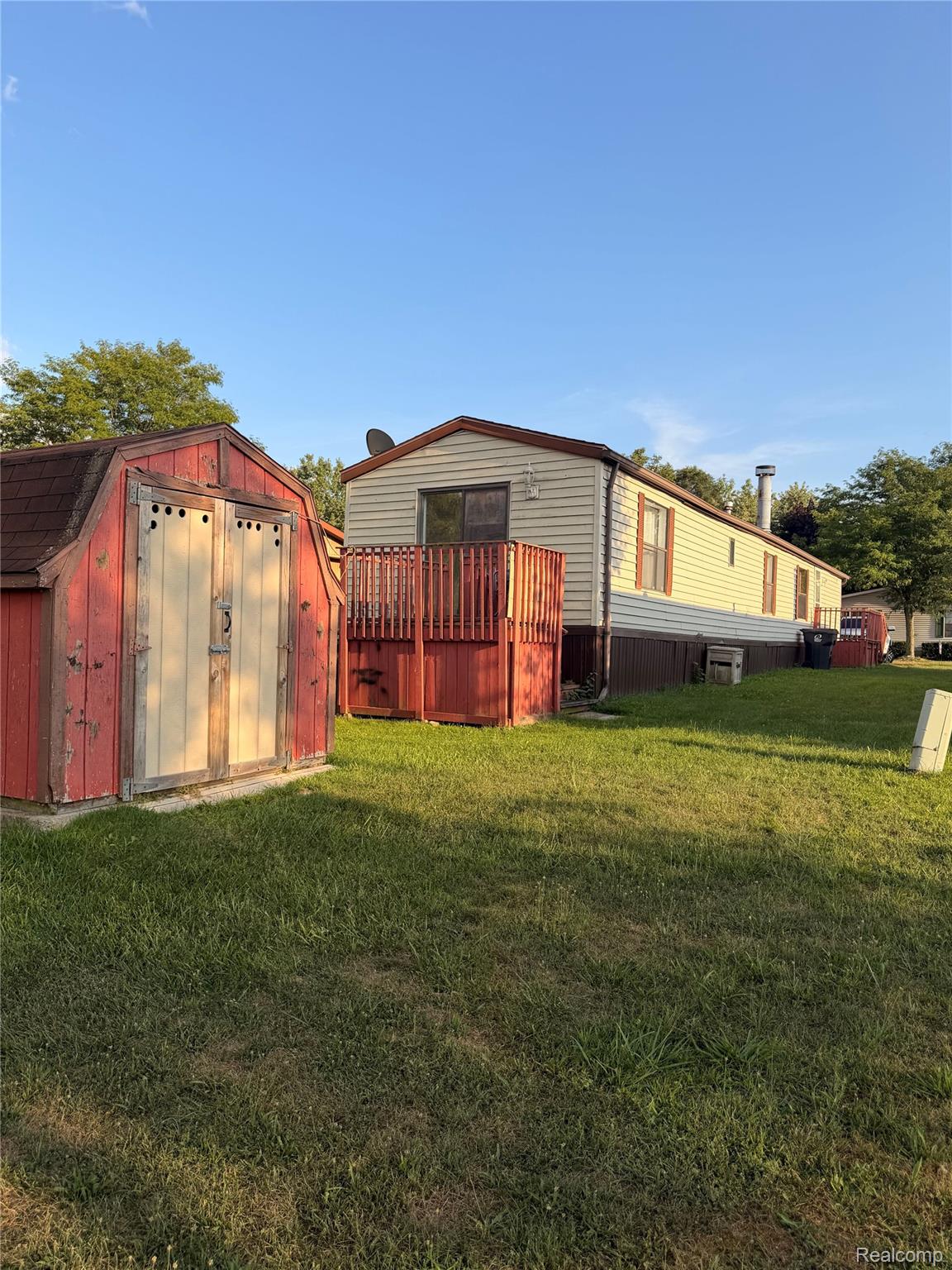 2043 Marmoor Drive Property Photo 1
