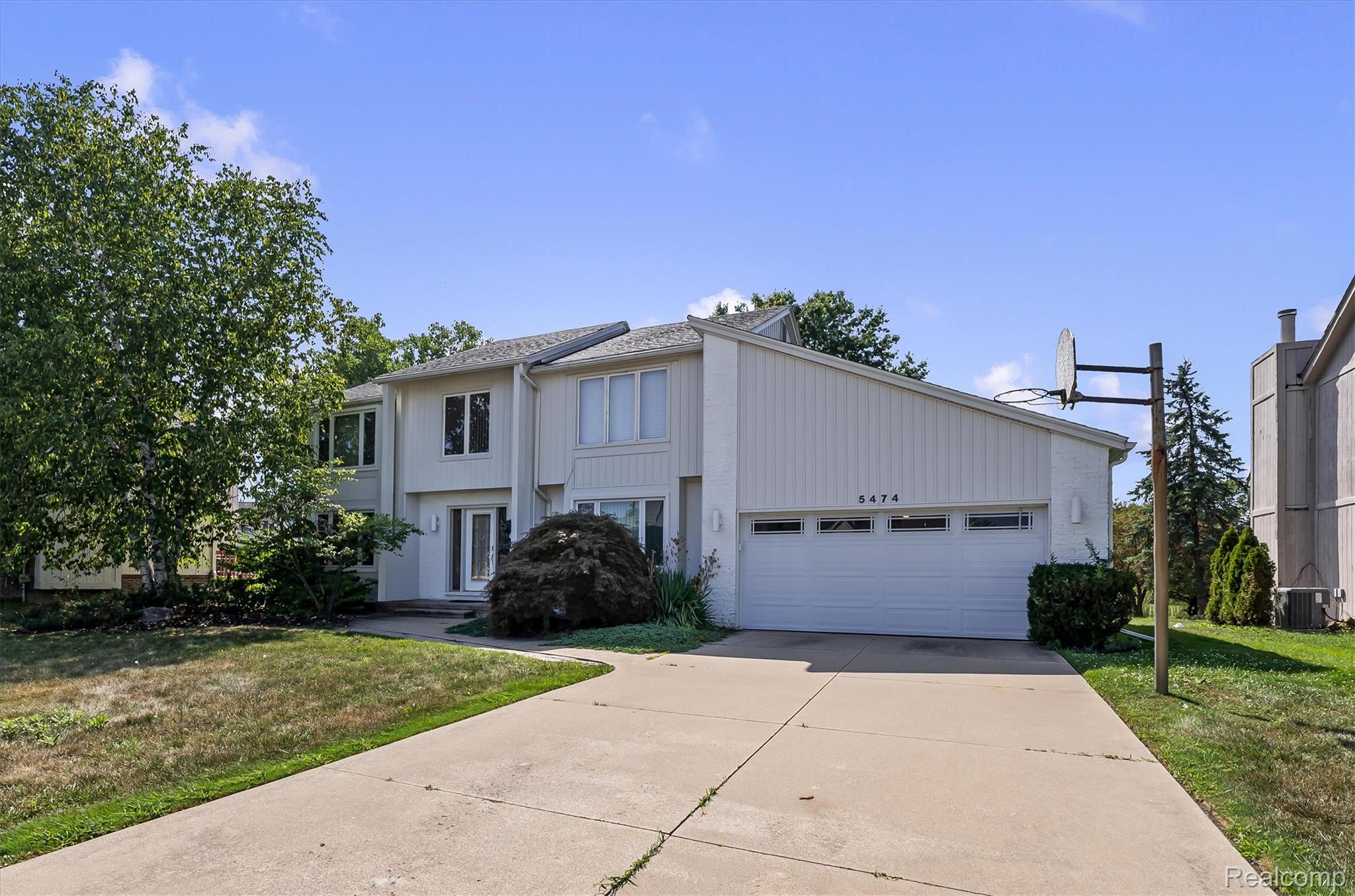 5474 Maple Leaf Court Property Photo 1