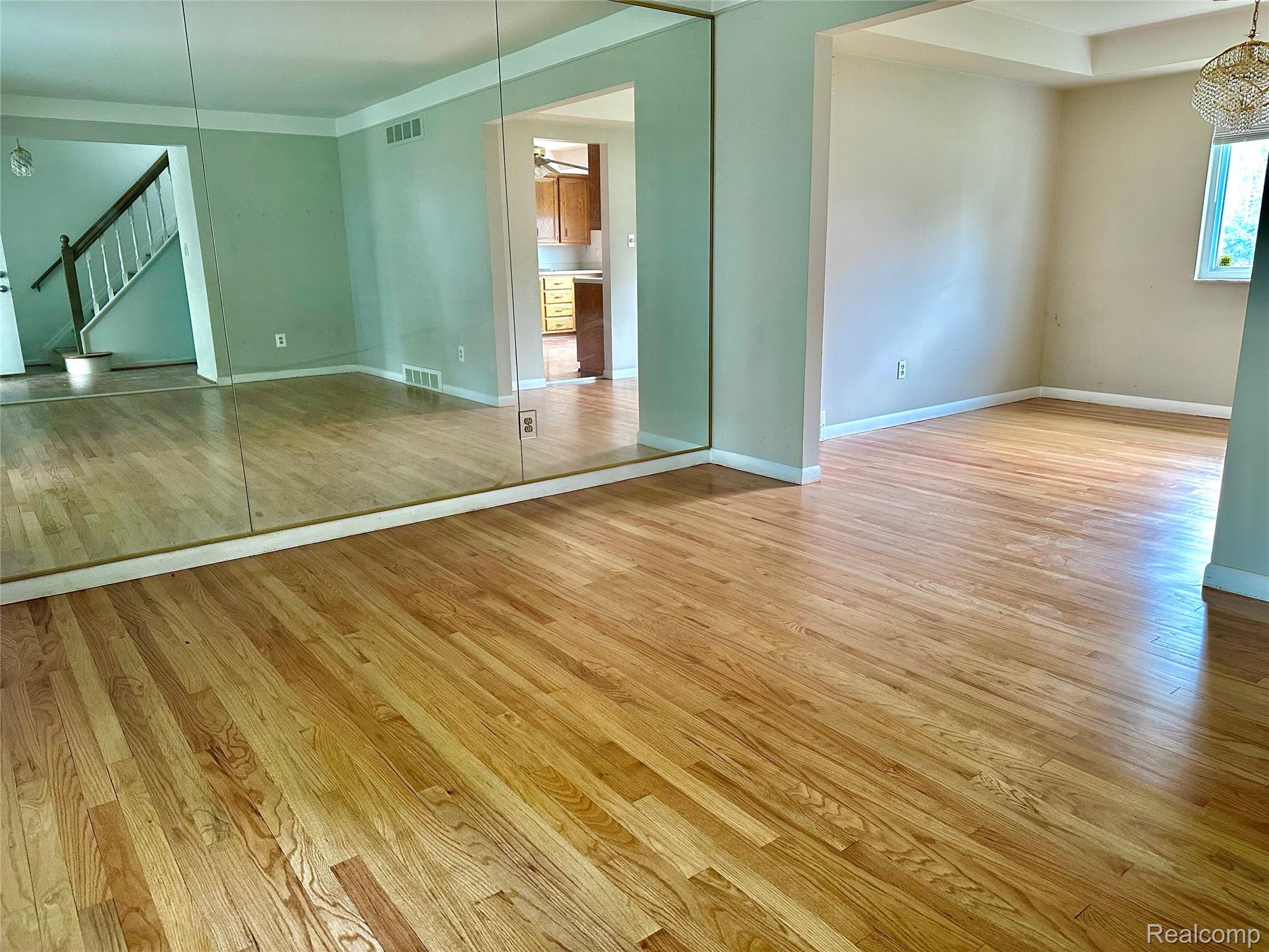 32307 Cambridge Drive Property Photo 15