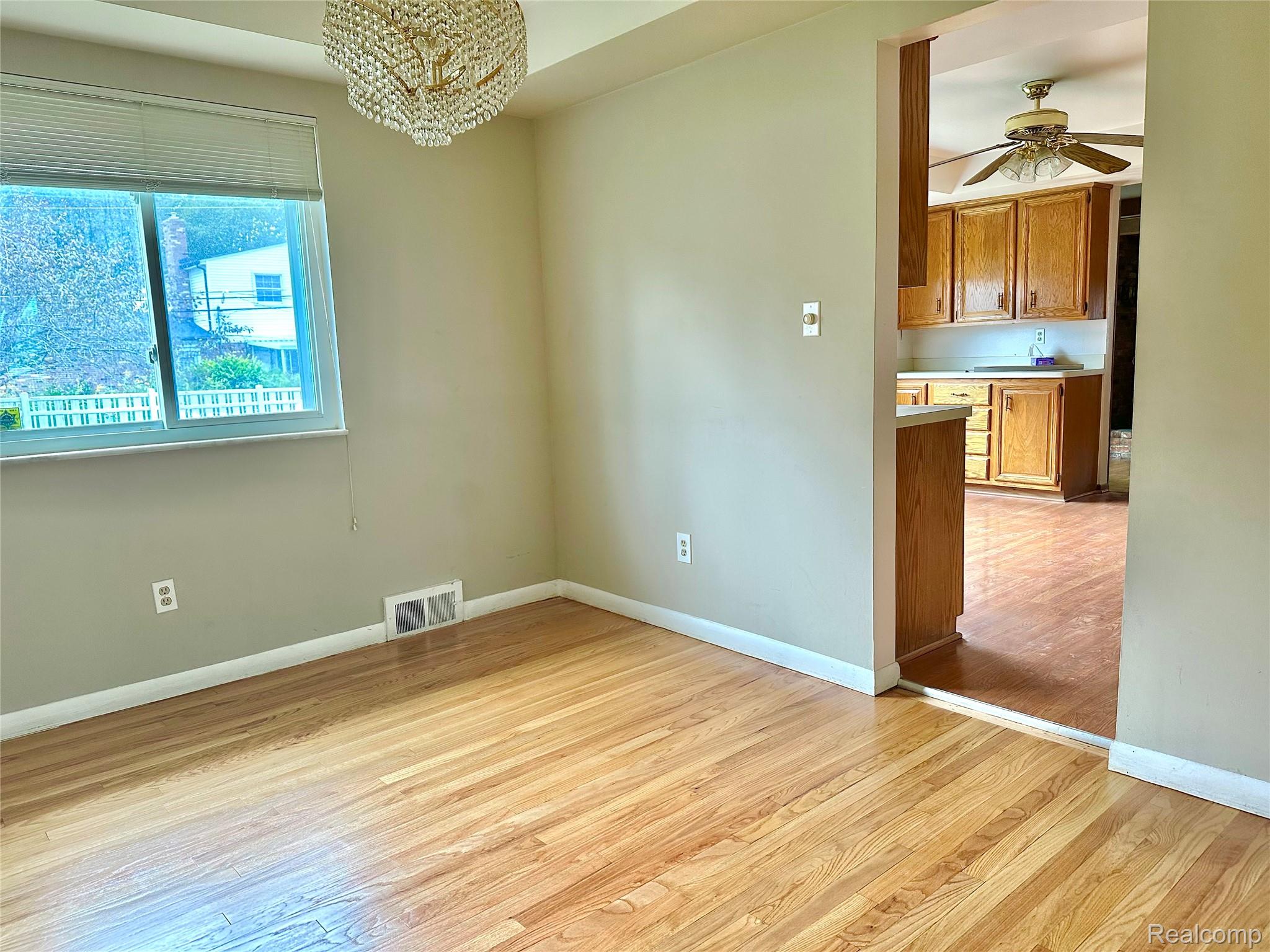32307 Cambridge Drive Property Photo 16