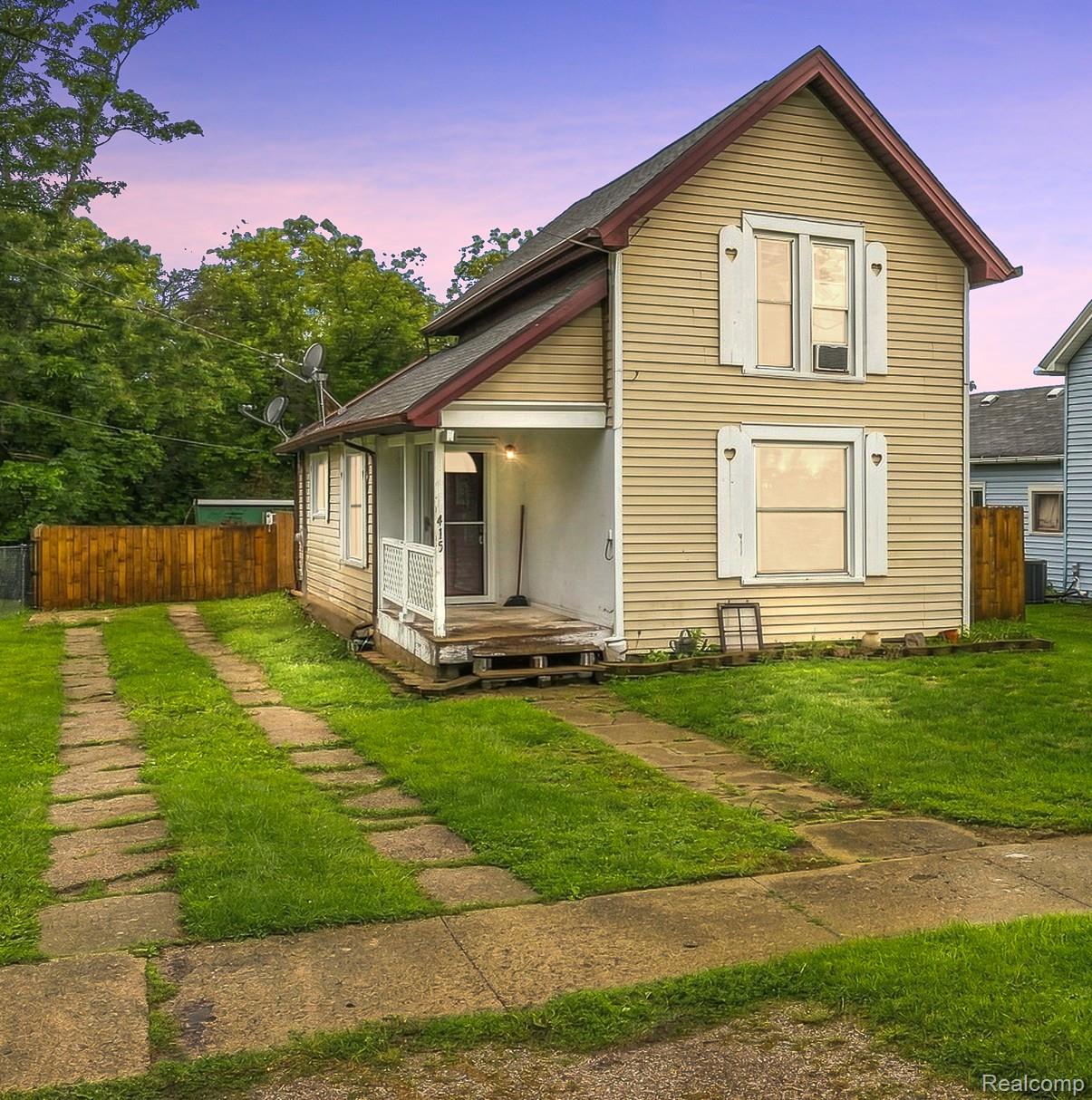 415 N Shiawassee Street Property Photo 1