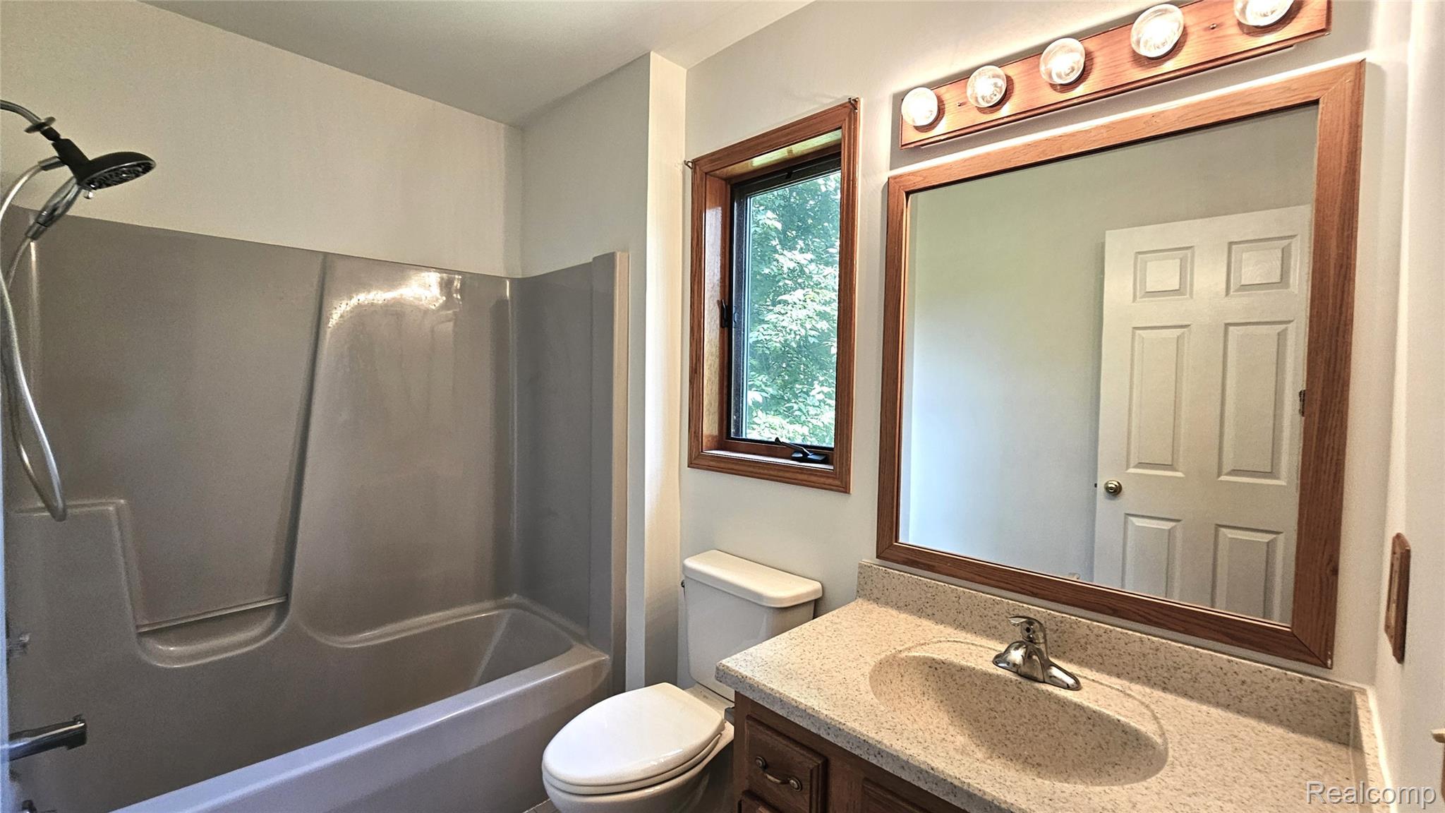 448 Fairwood Road Property Photo 13