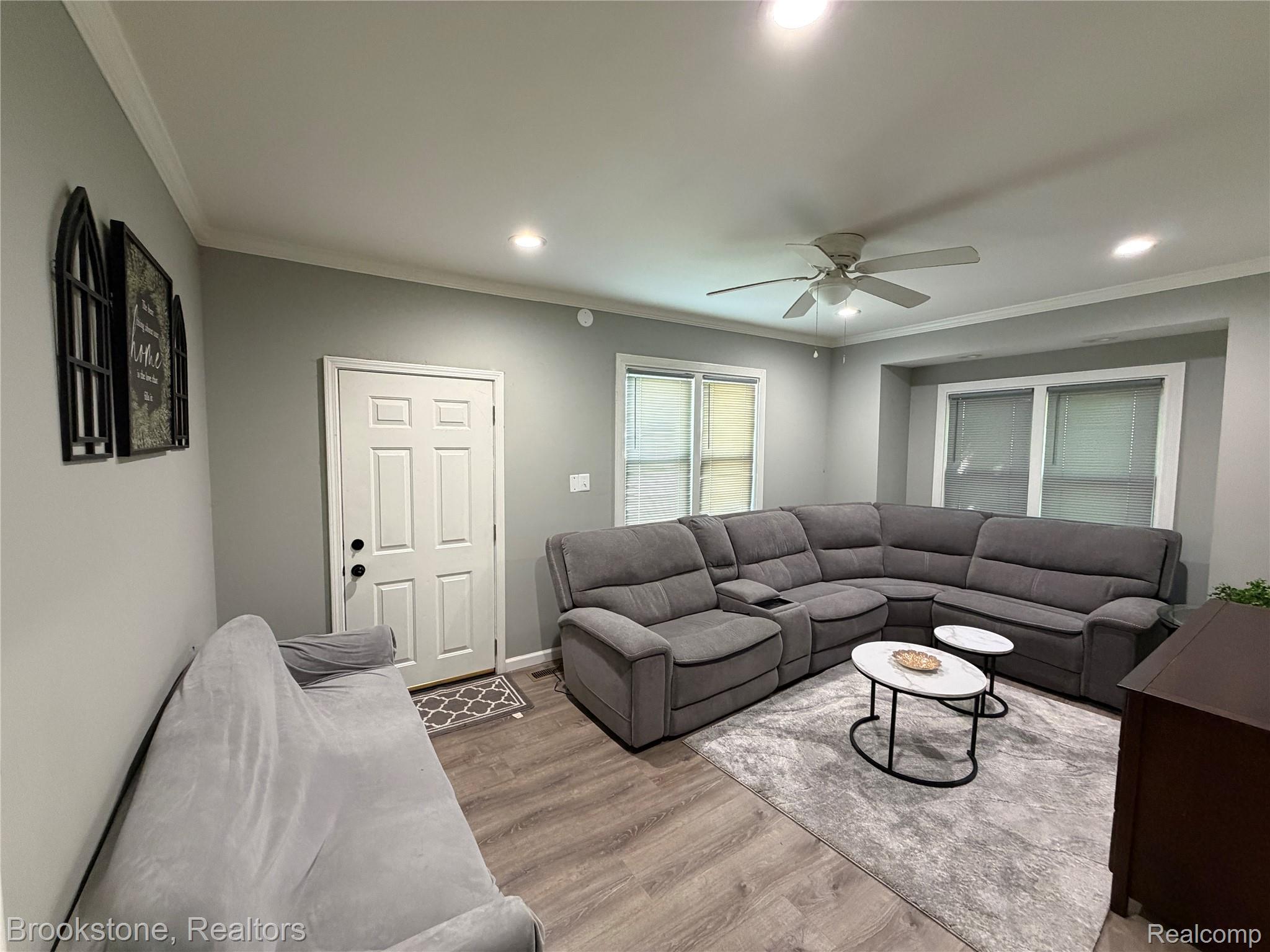 23151 Lawson Avenue Property Photo 4