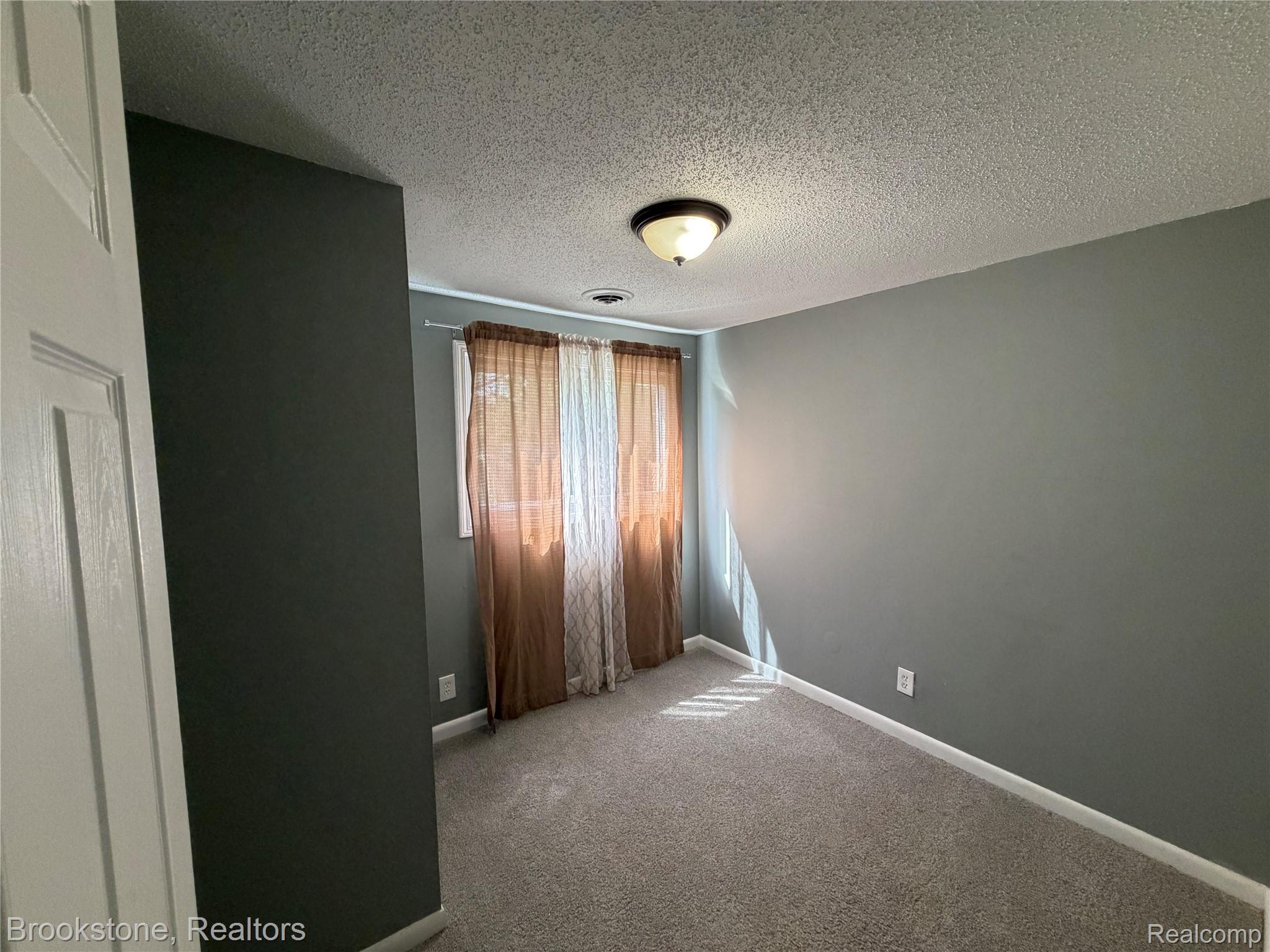 23151 Lawson Avenue Property Photo 14