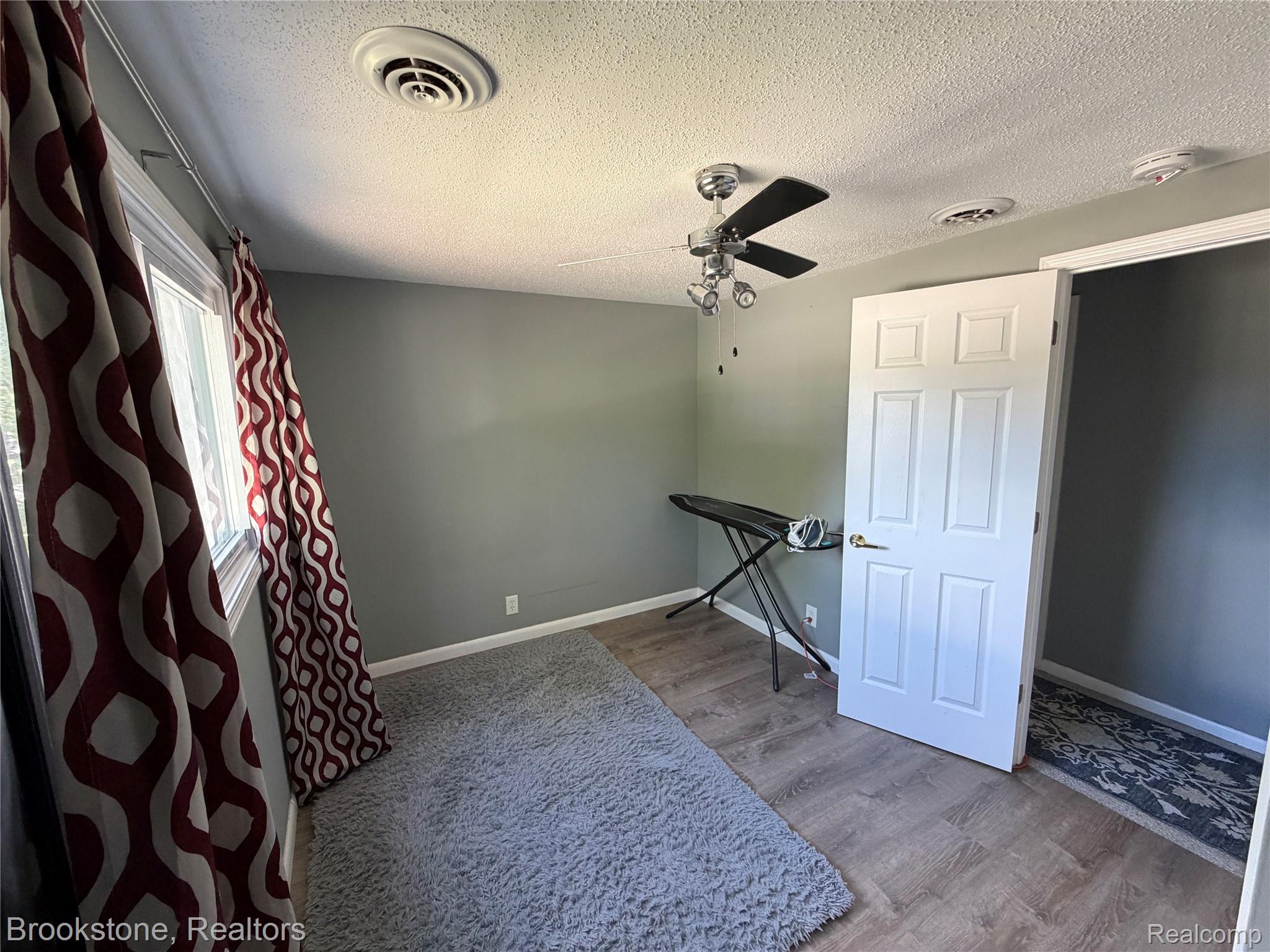 23151 Lawson Avenue Property Photo 16
